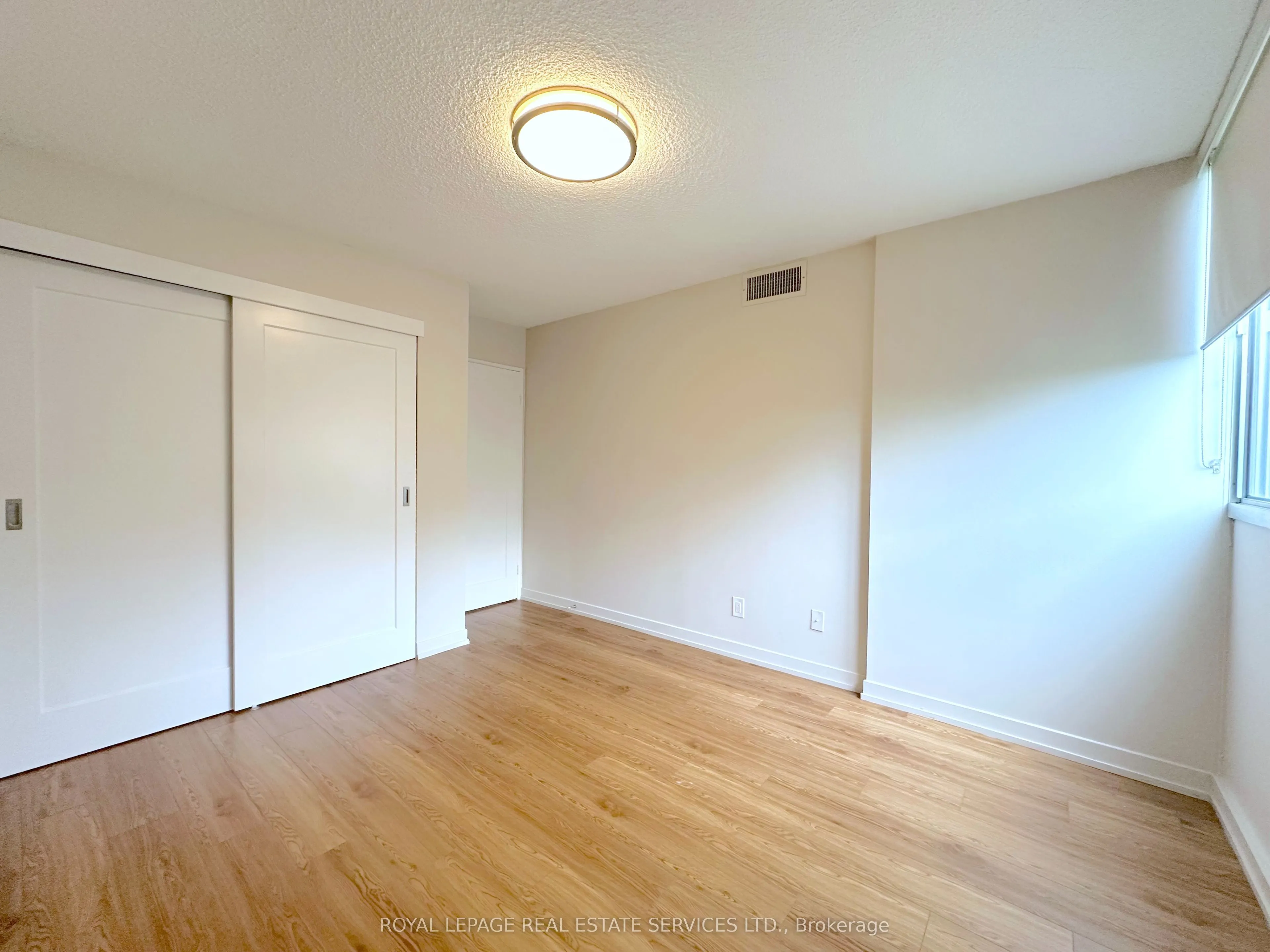 165 La Rose Avenue, #401