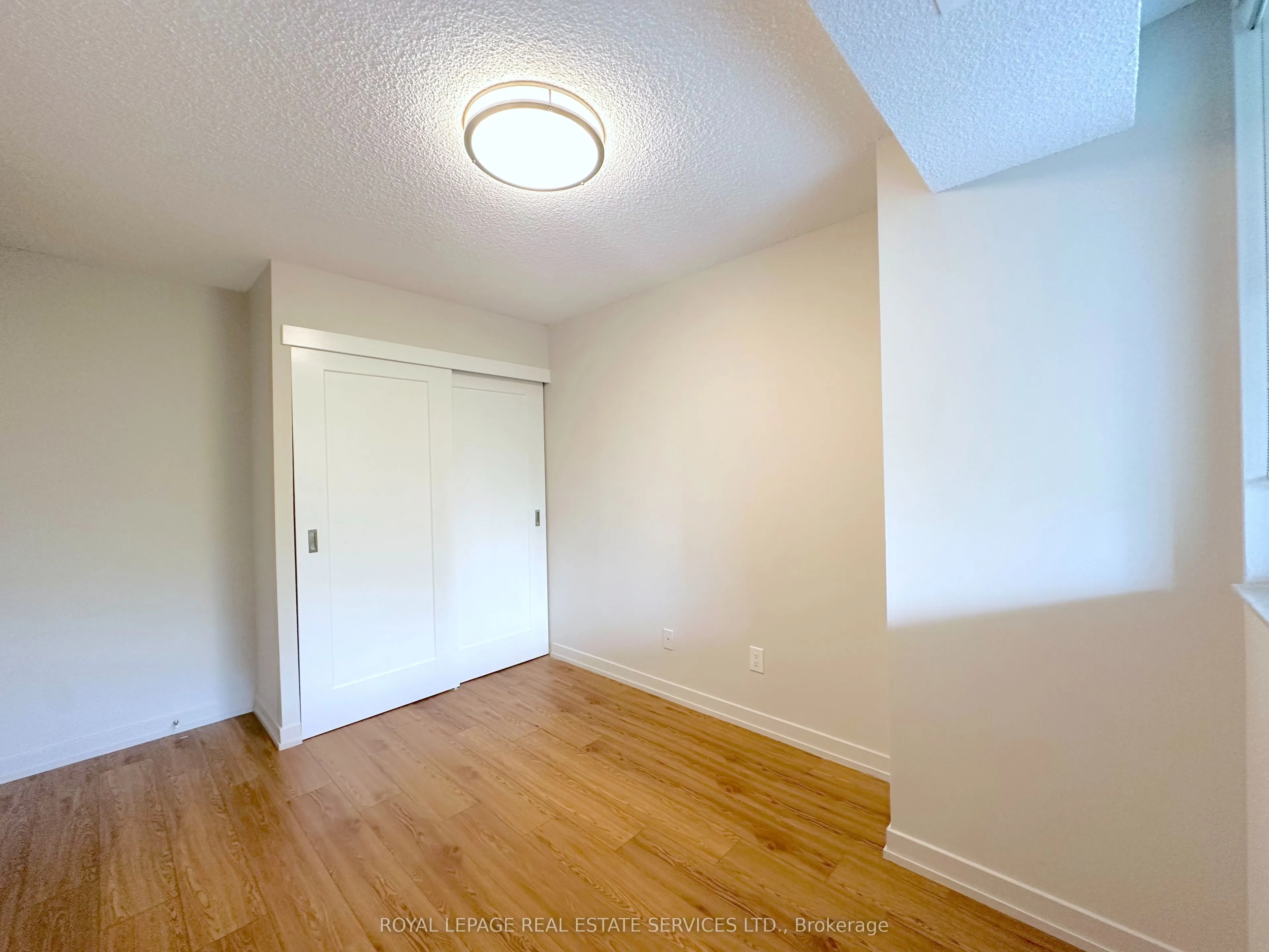 165 La Rose Avenue, #401
