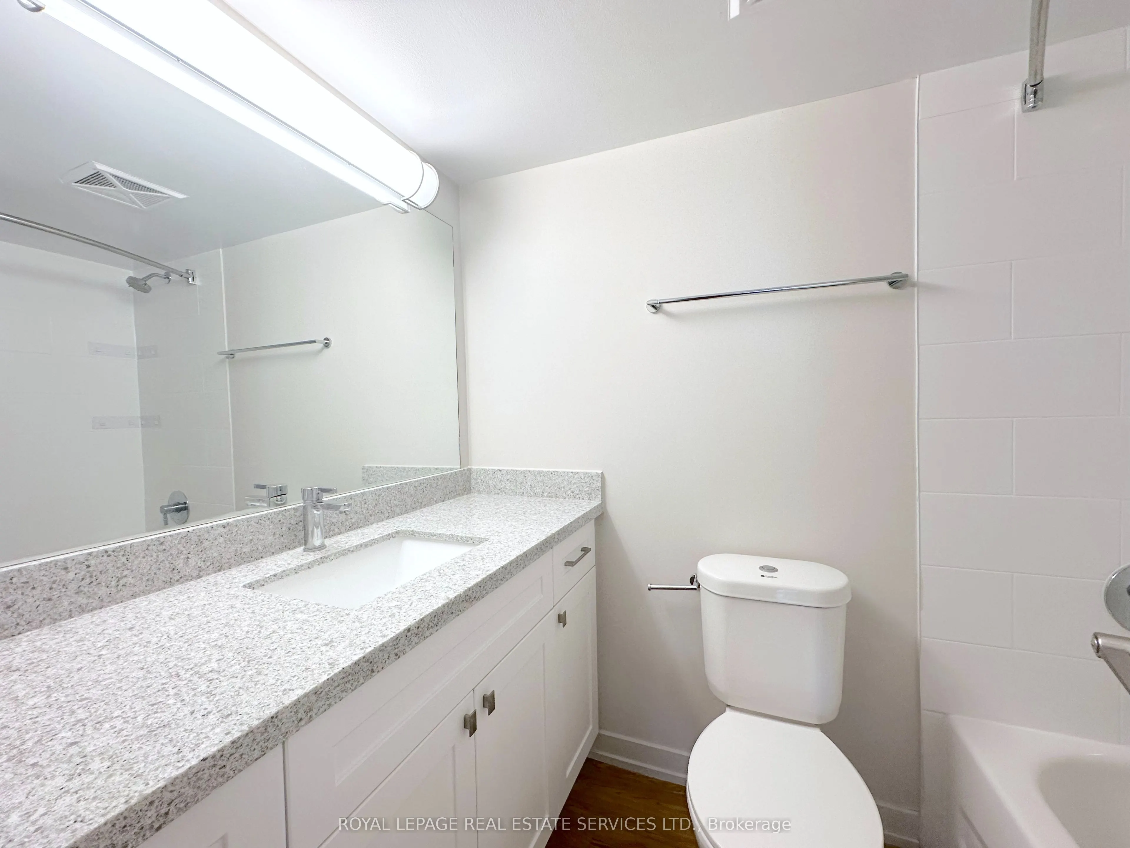 165 La Rose Avenue, #401
