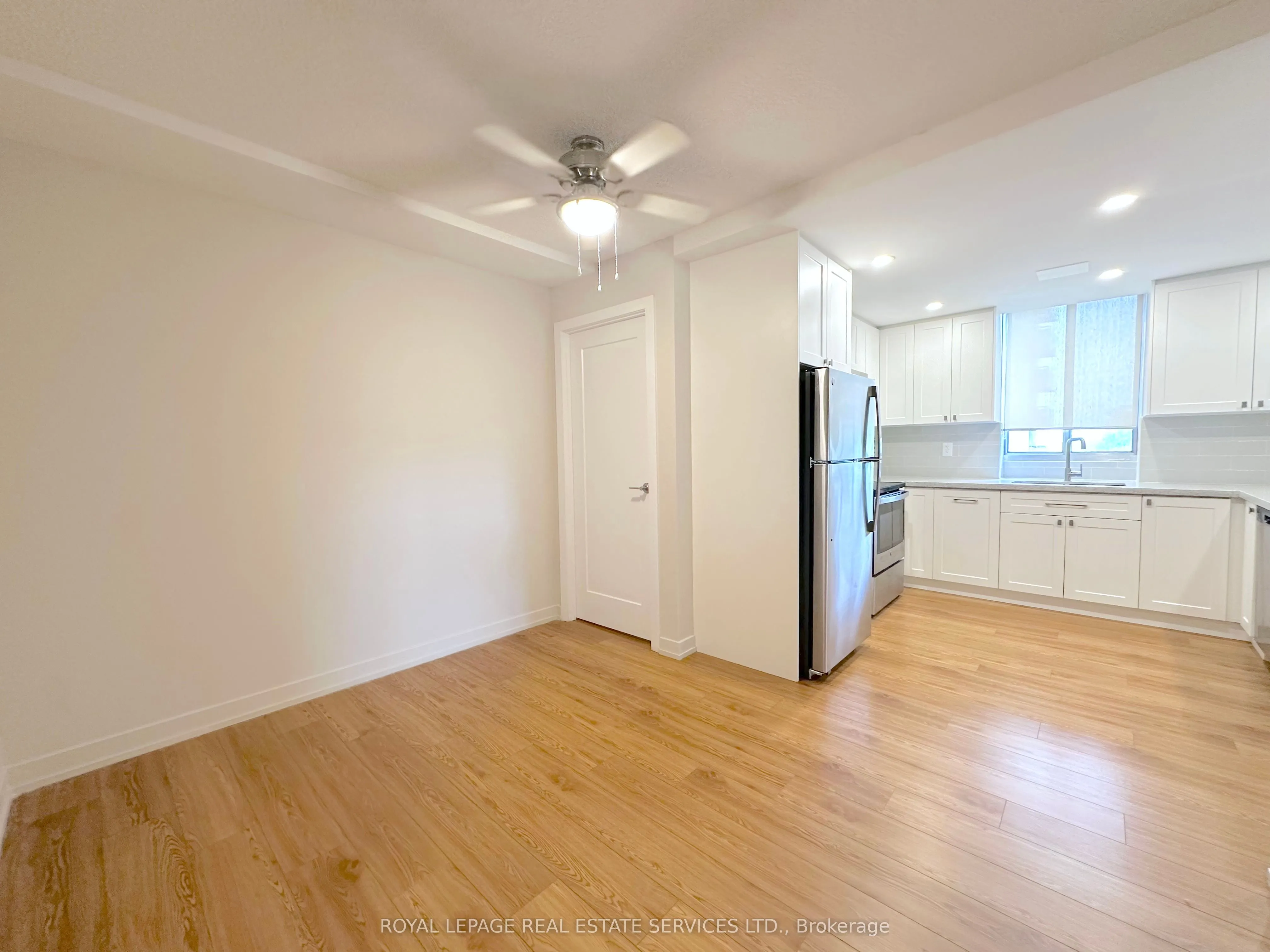 165 La Rose Avenue, #401