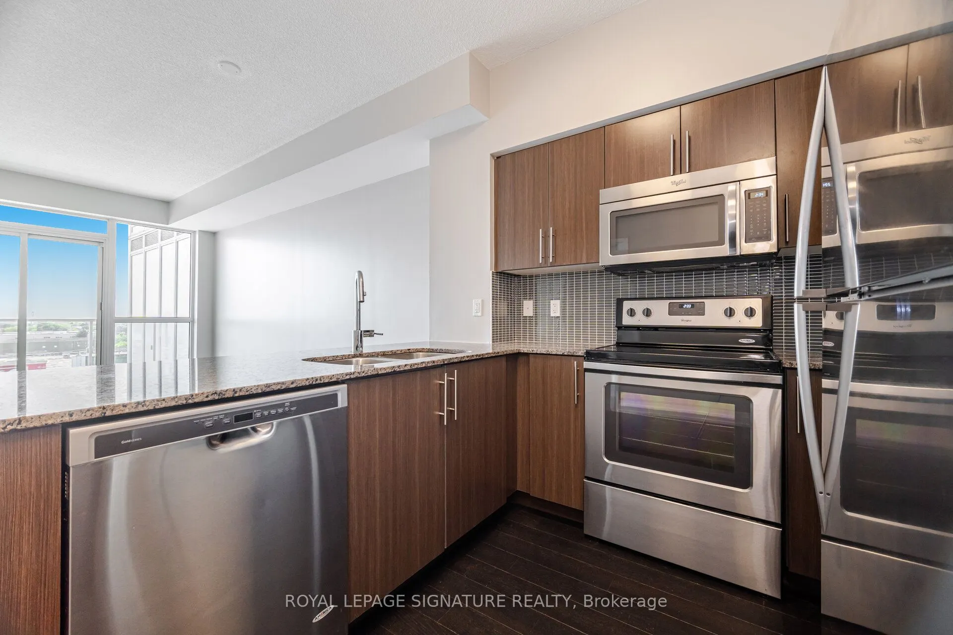 65 Speers Road, #610