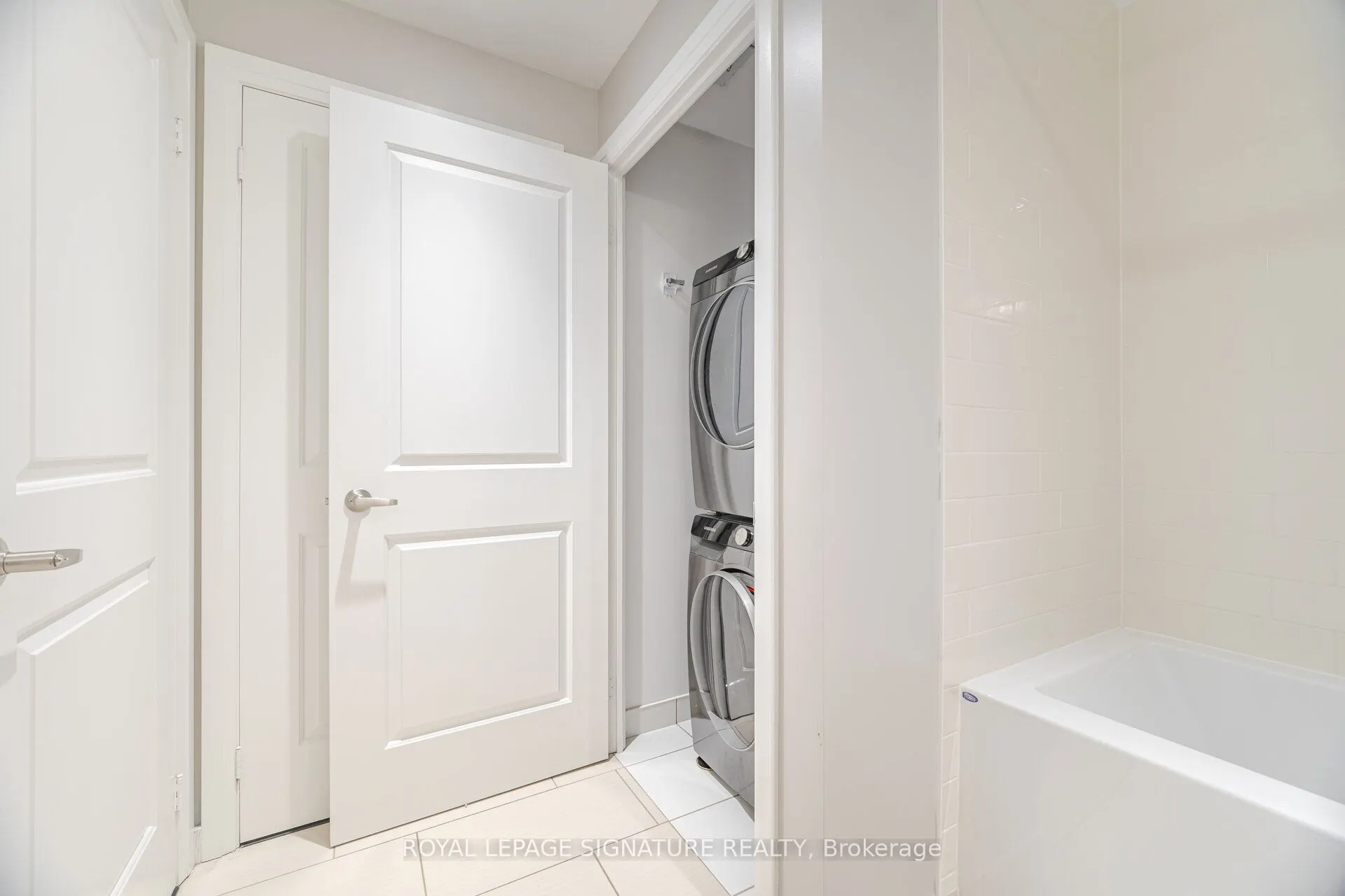 65 Speers Road, #610