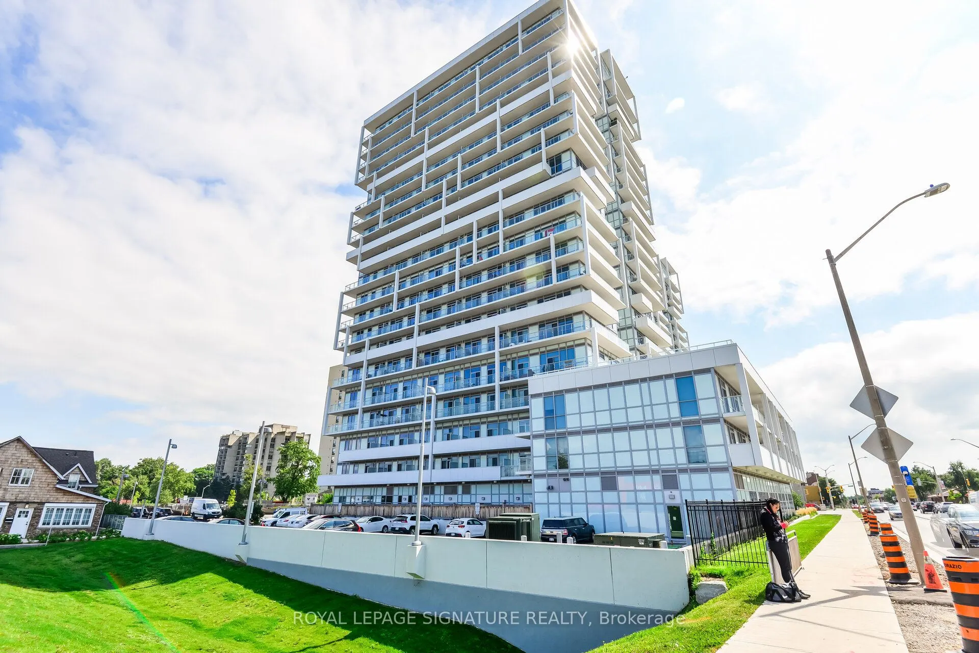 65 Speers Road, #610