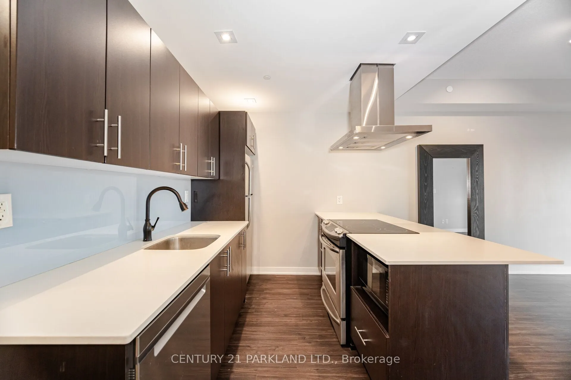 165 Legion Road N, #933