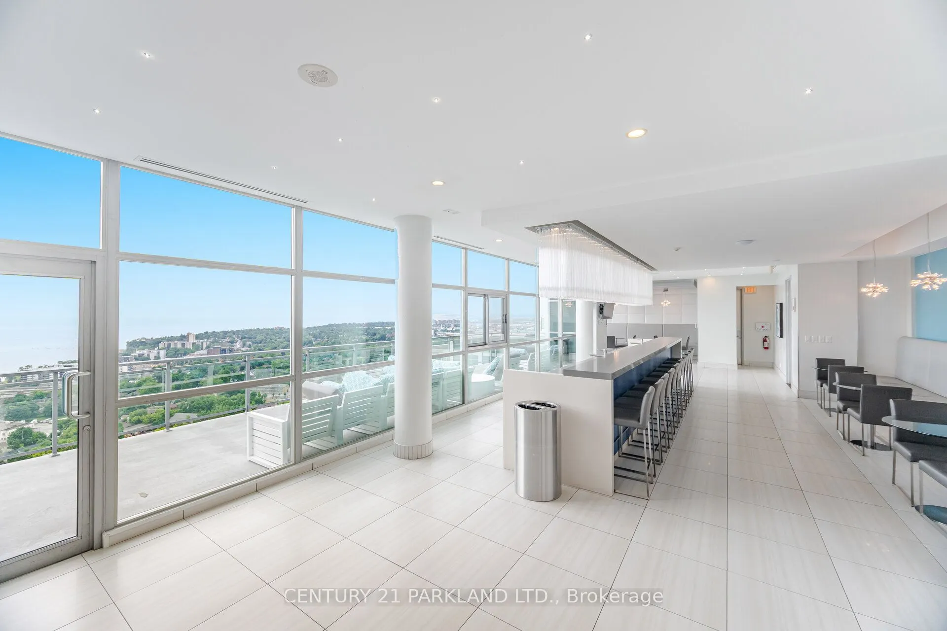 165 Legion Road N, #933