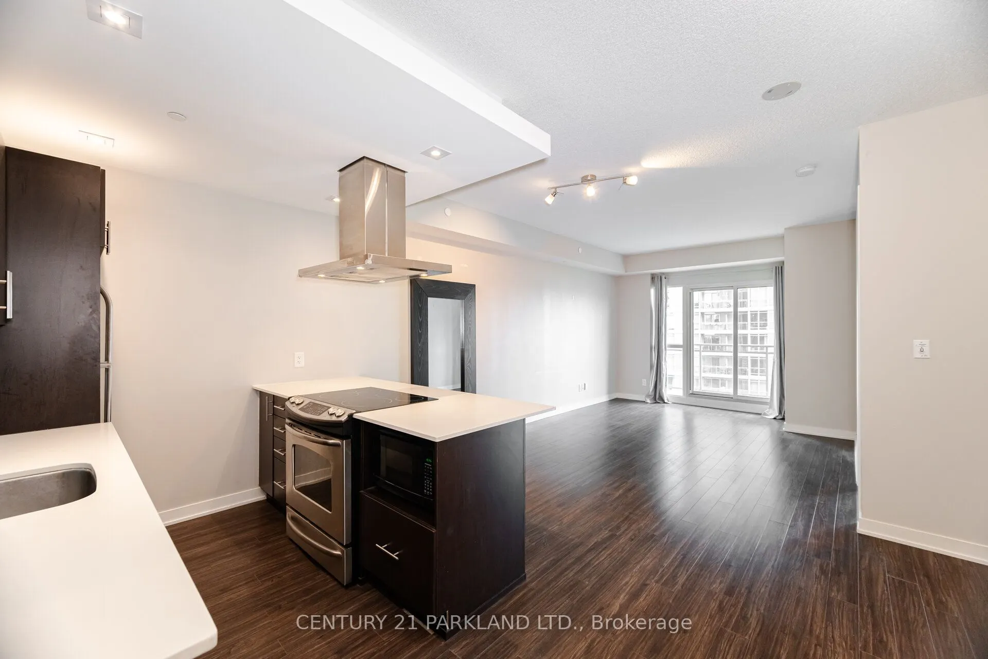 165 Legion Road N, #933