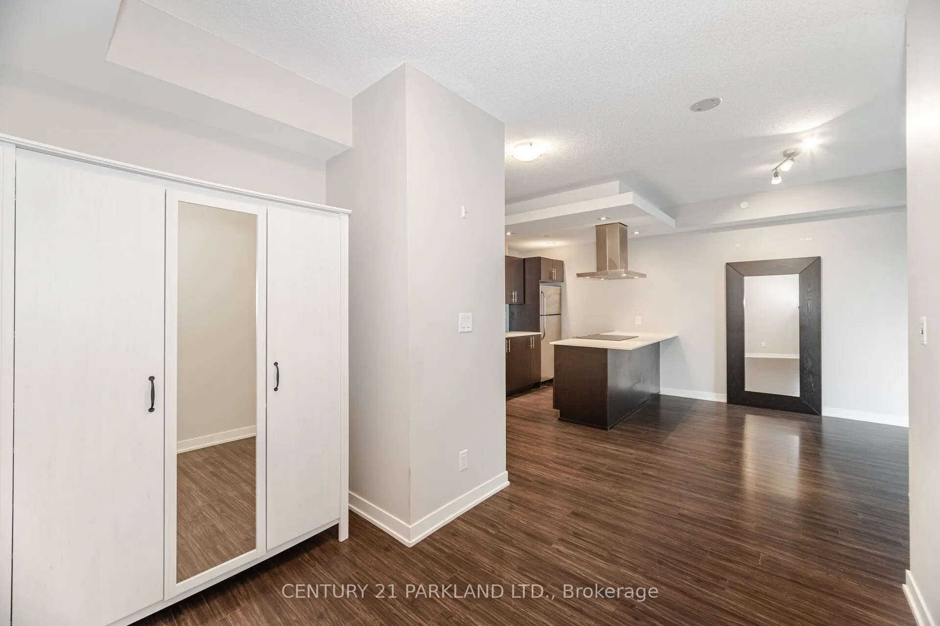 165 Legion Road N, #933