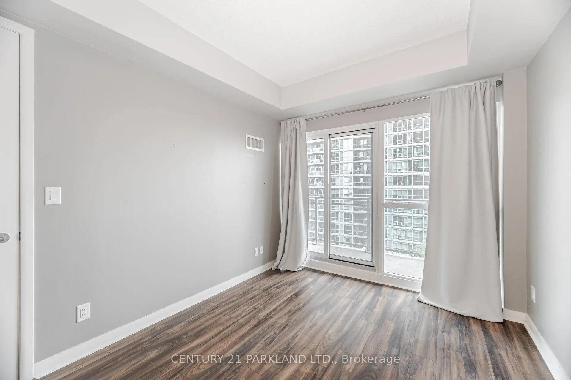 165 Legion Road N, #933