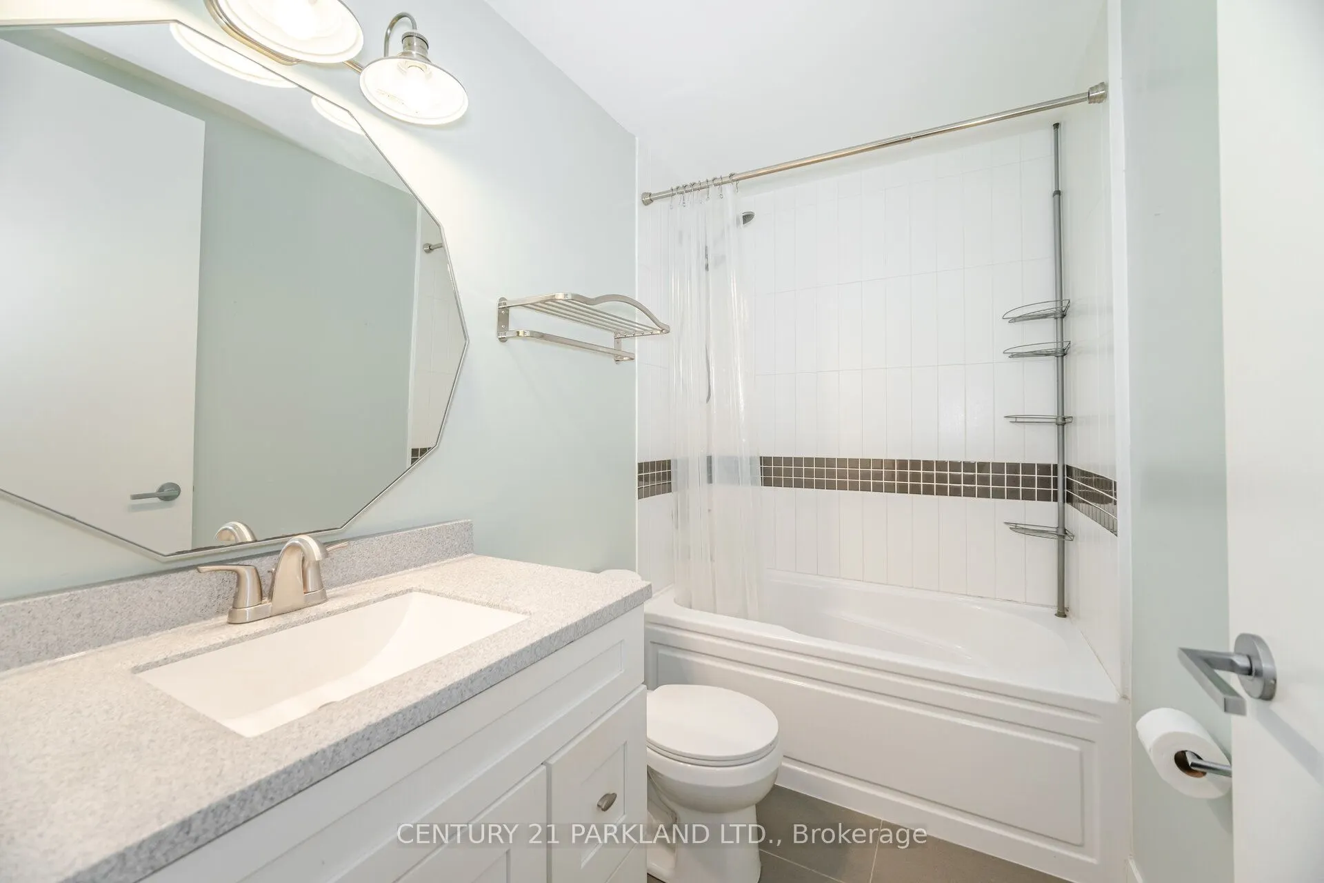 165 Legion Road N, #933