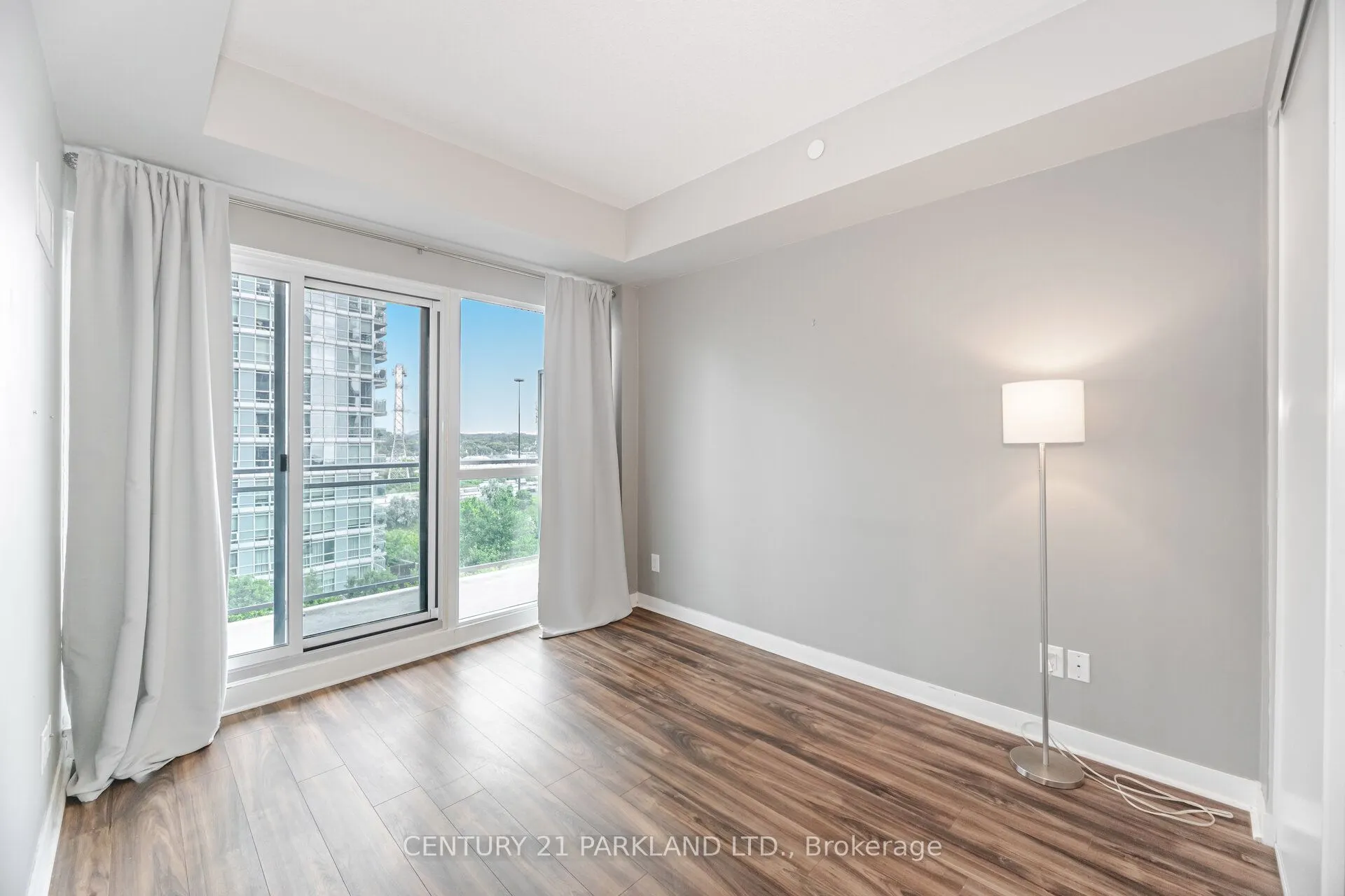 165 Legion Road N, #933