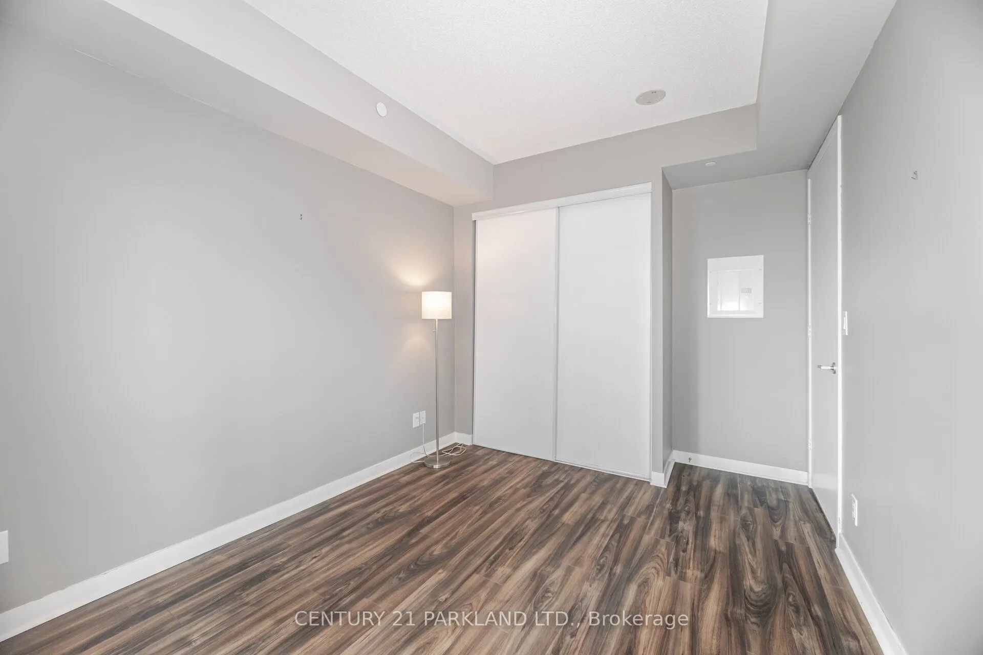 165 Legion Road N, #933