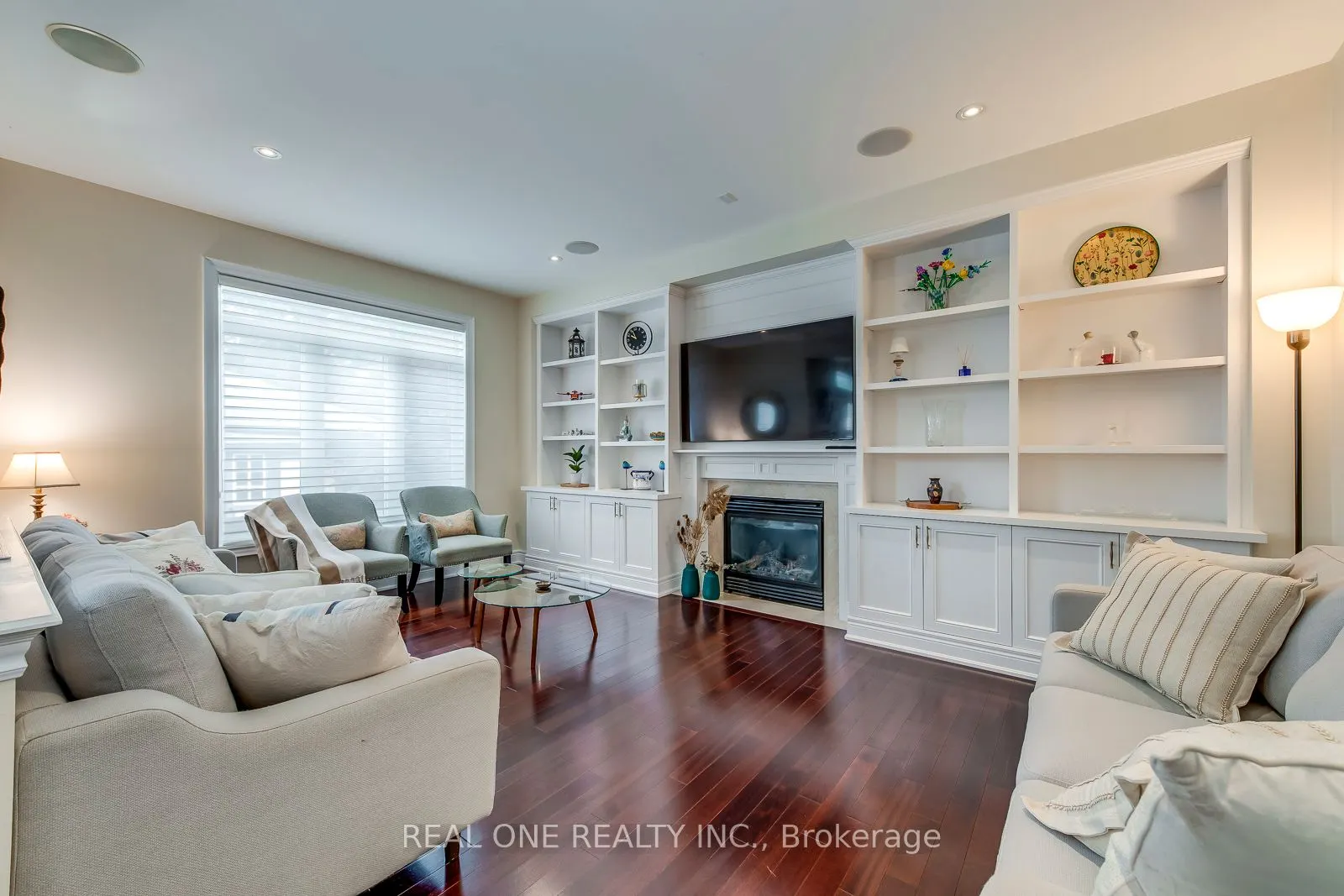 2336 Thruxton Drive