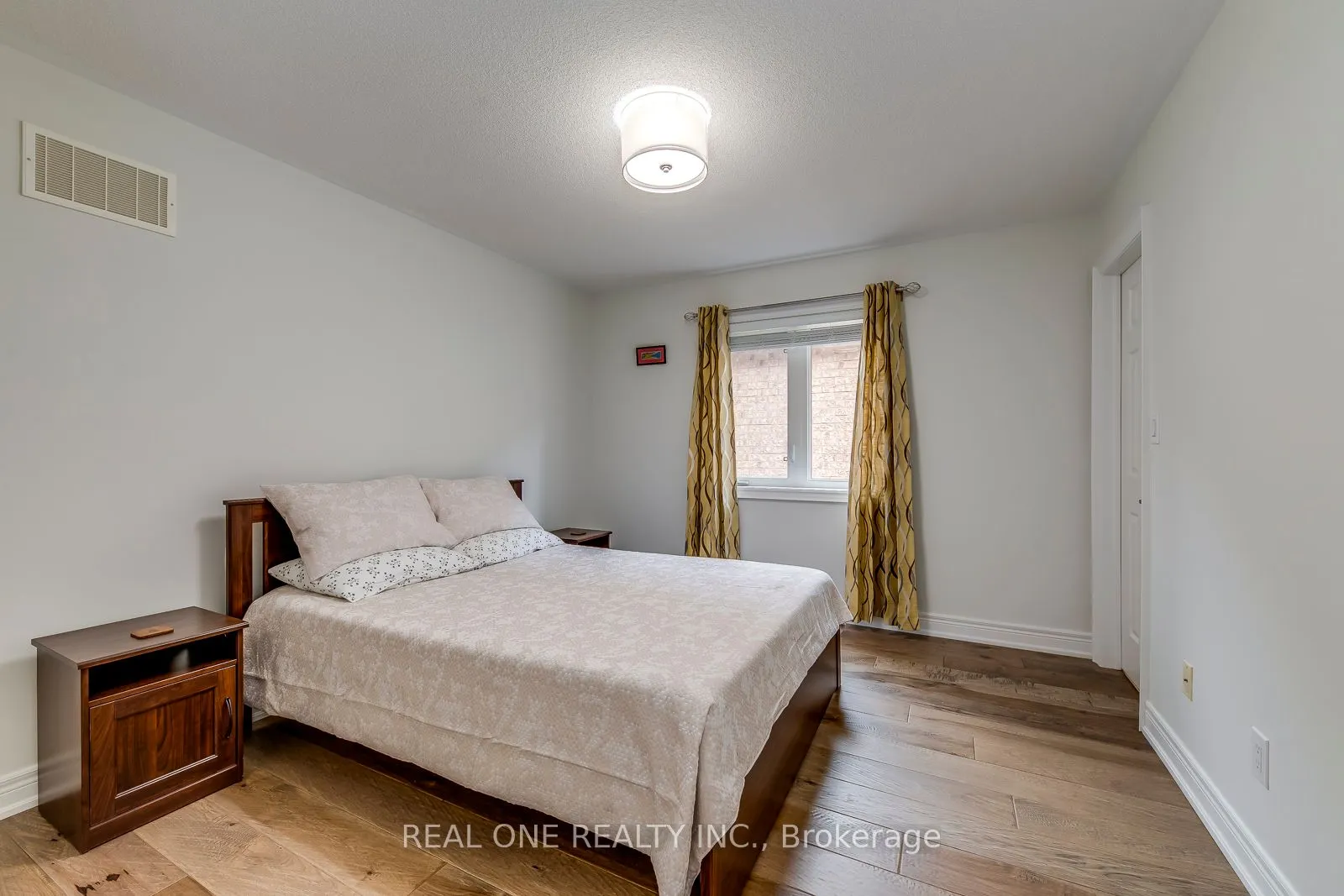 2336 Thruxton Drive