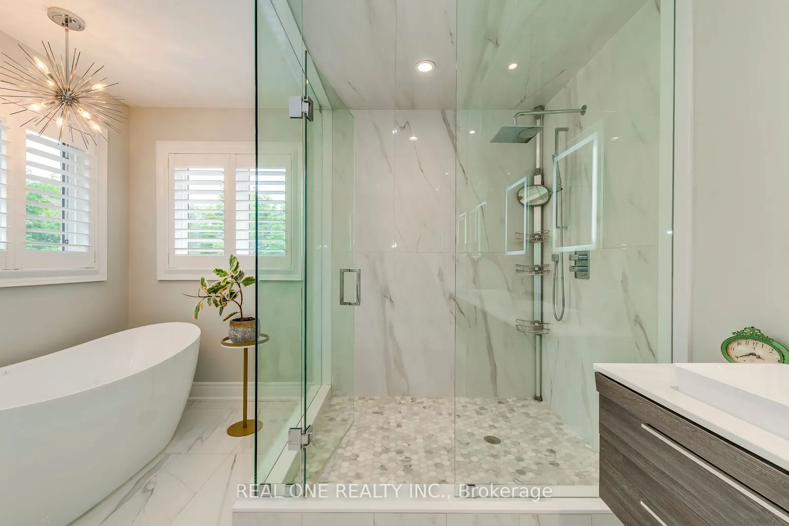 2336 Thruxton Drive