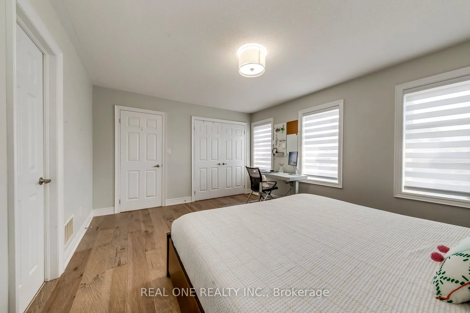 2336 Thruxton Drive