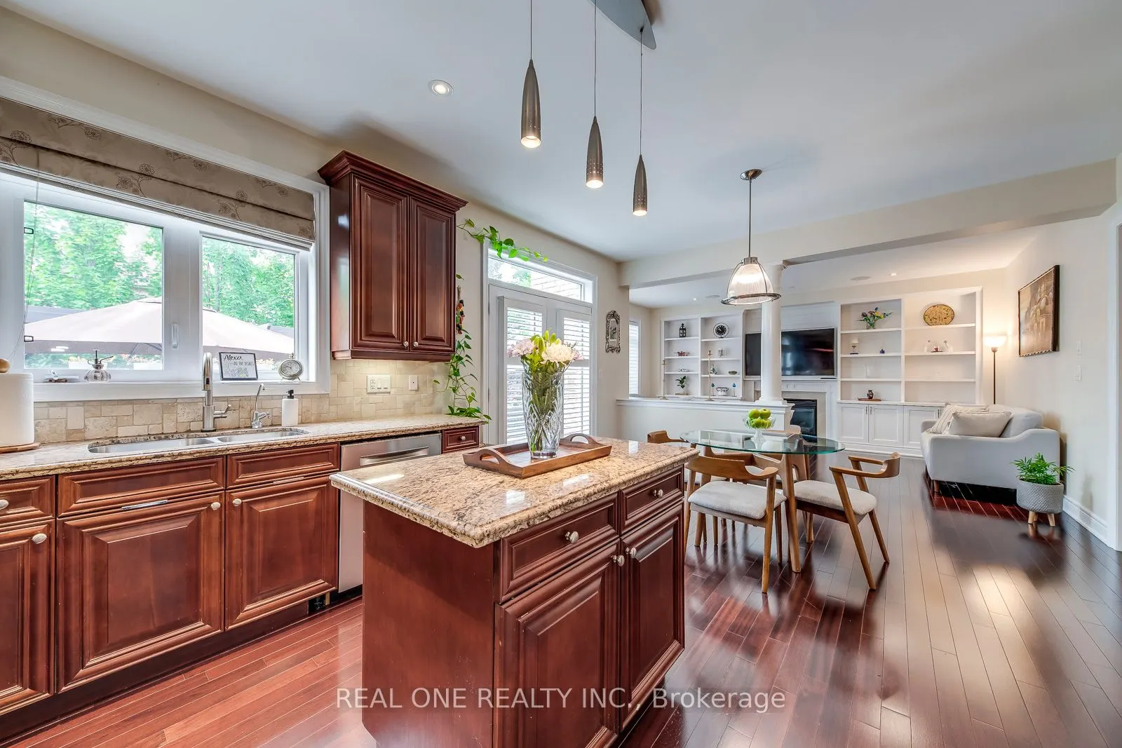 2336 Thruxton Drive