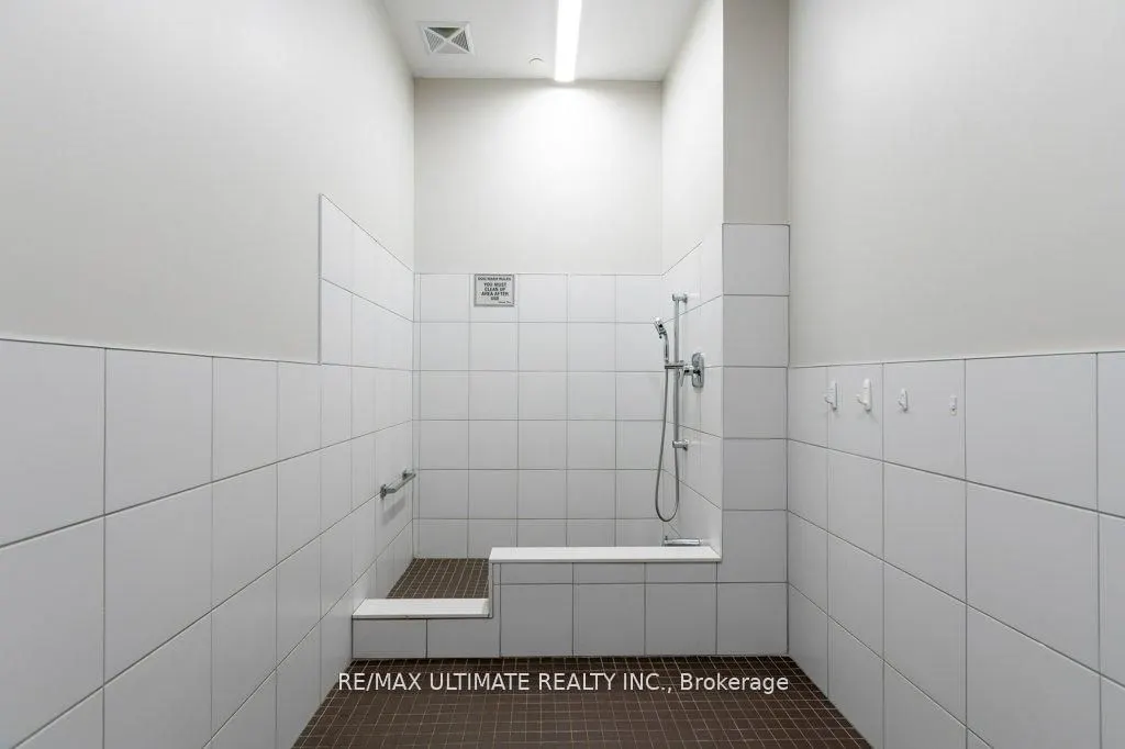 1461 Lawrence Avenue W, #2001