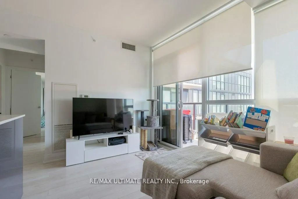 1461 Lawrence Avenue W, #2001