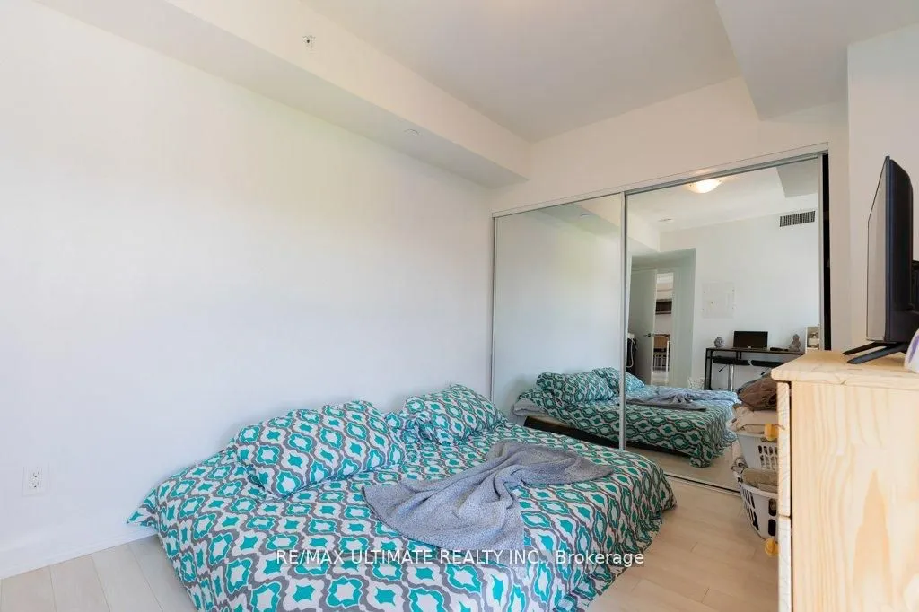 1461 Lawrence Avenue W, #2001