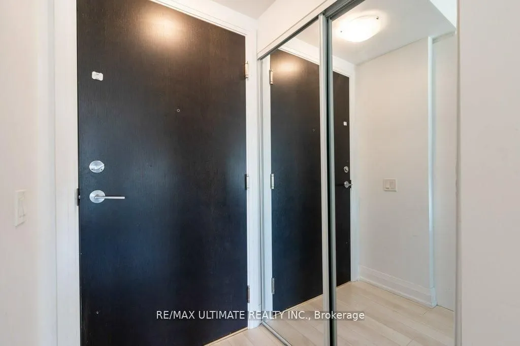 1461 Lawrence Avenue W, #2001