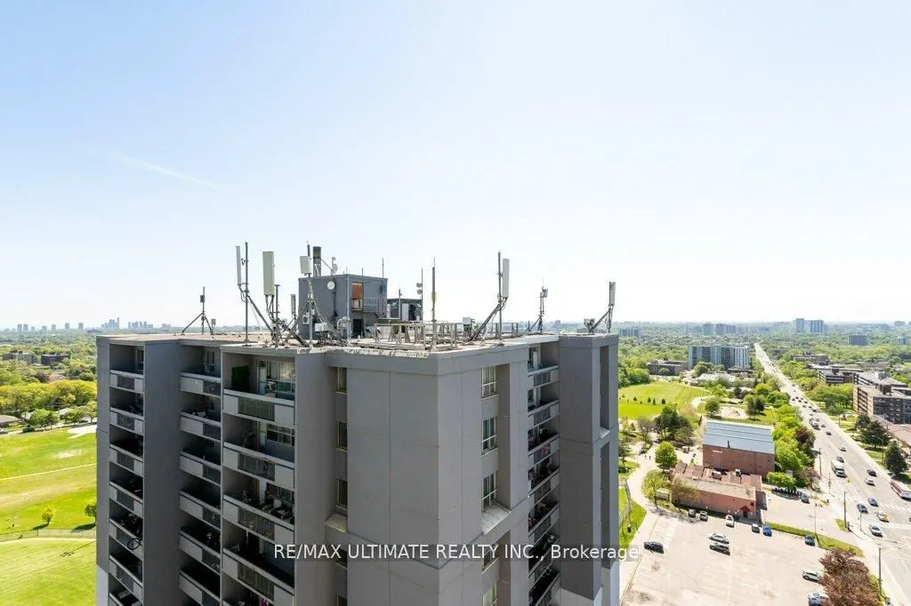 1461 Lawrence Avenue W, #2001