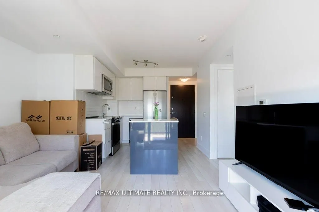 1461 Lawrence Avenue W, #2001