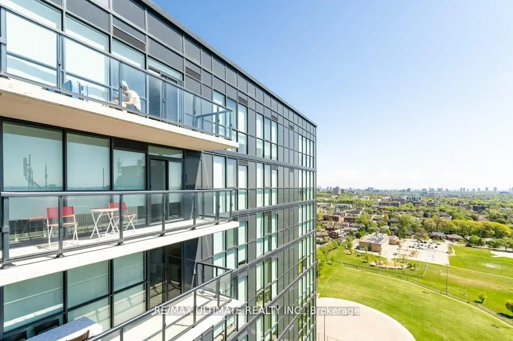 1461 Lawrence Avenue W, #2001