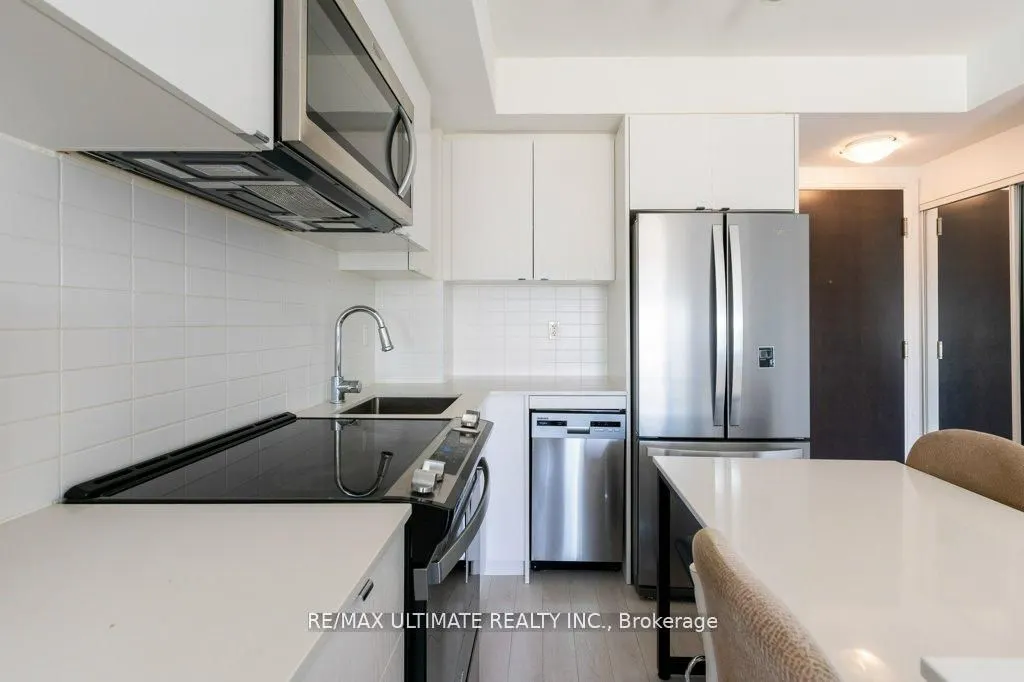 1461 Lawrence Avenue W, #2001