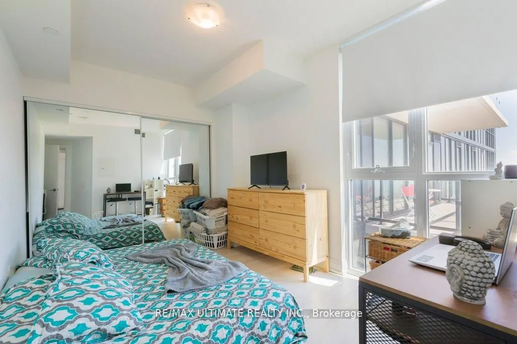 1461 Lawrence Avenue W, #2001