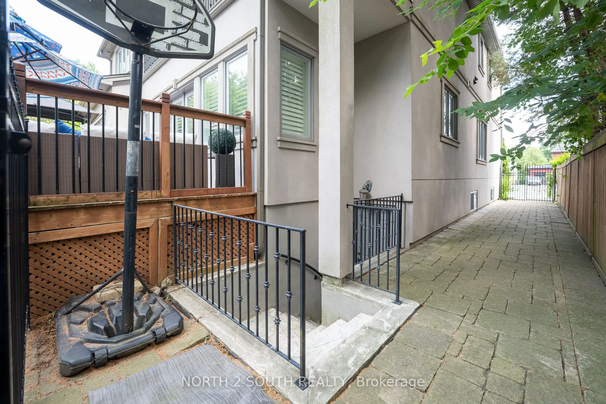 339 Burnhamthorpe Road