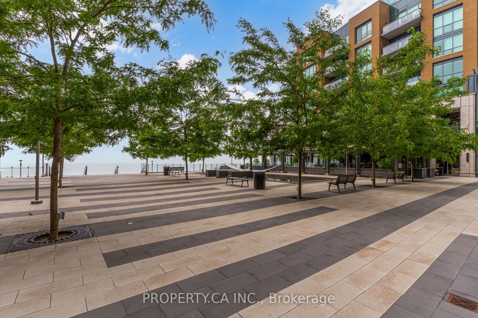 2060 Lakeshore Road, #902