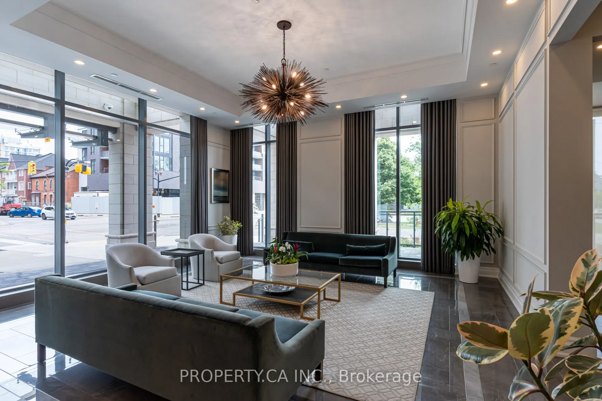 2060 Lakeshore Road, #902