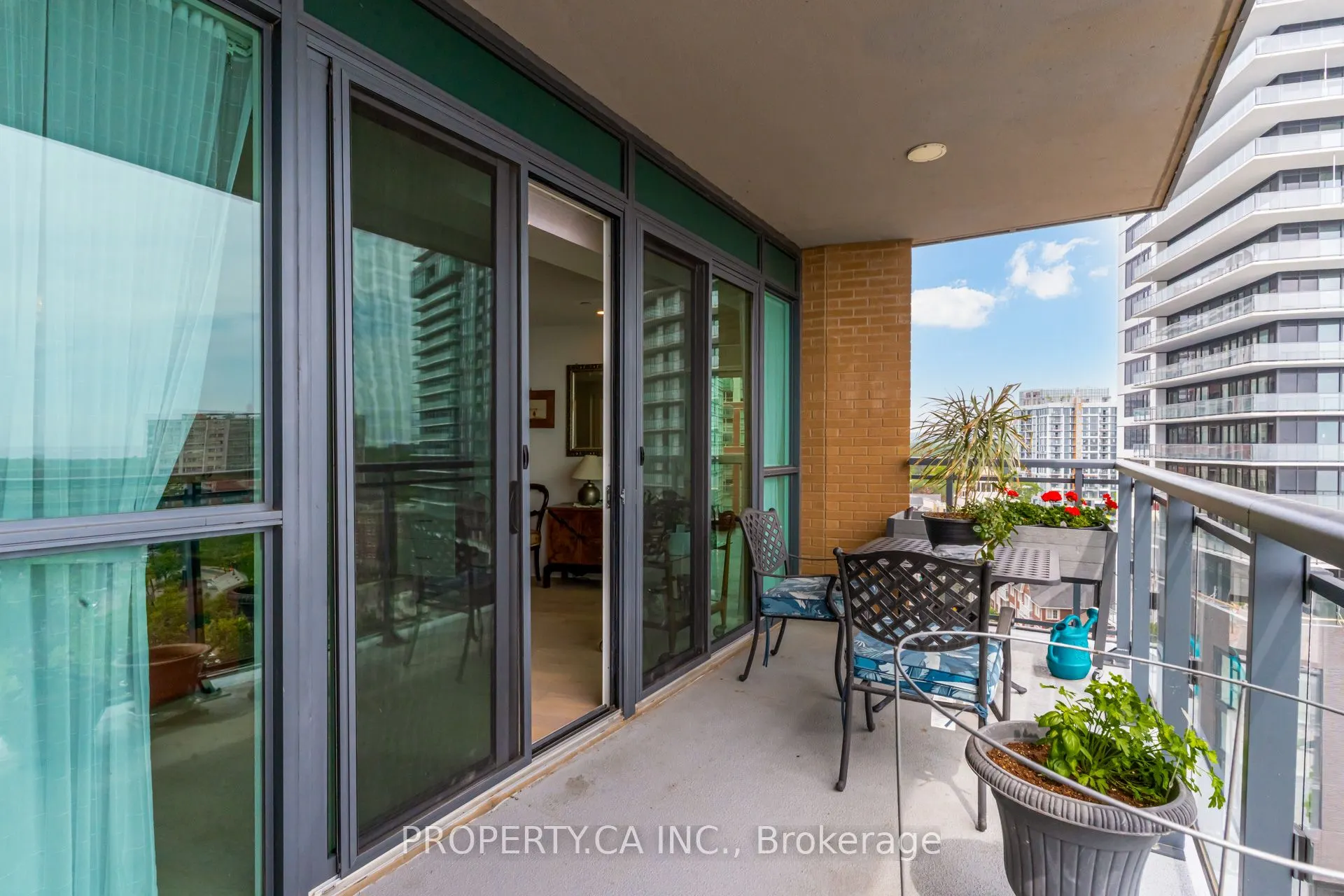 2060 Lakeshore Road, #902