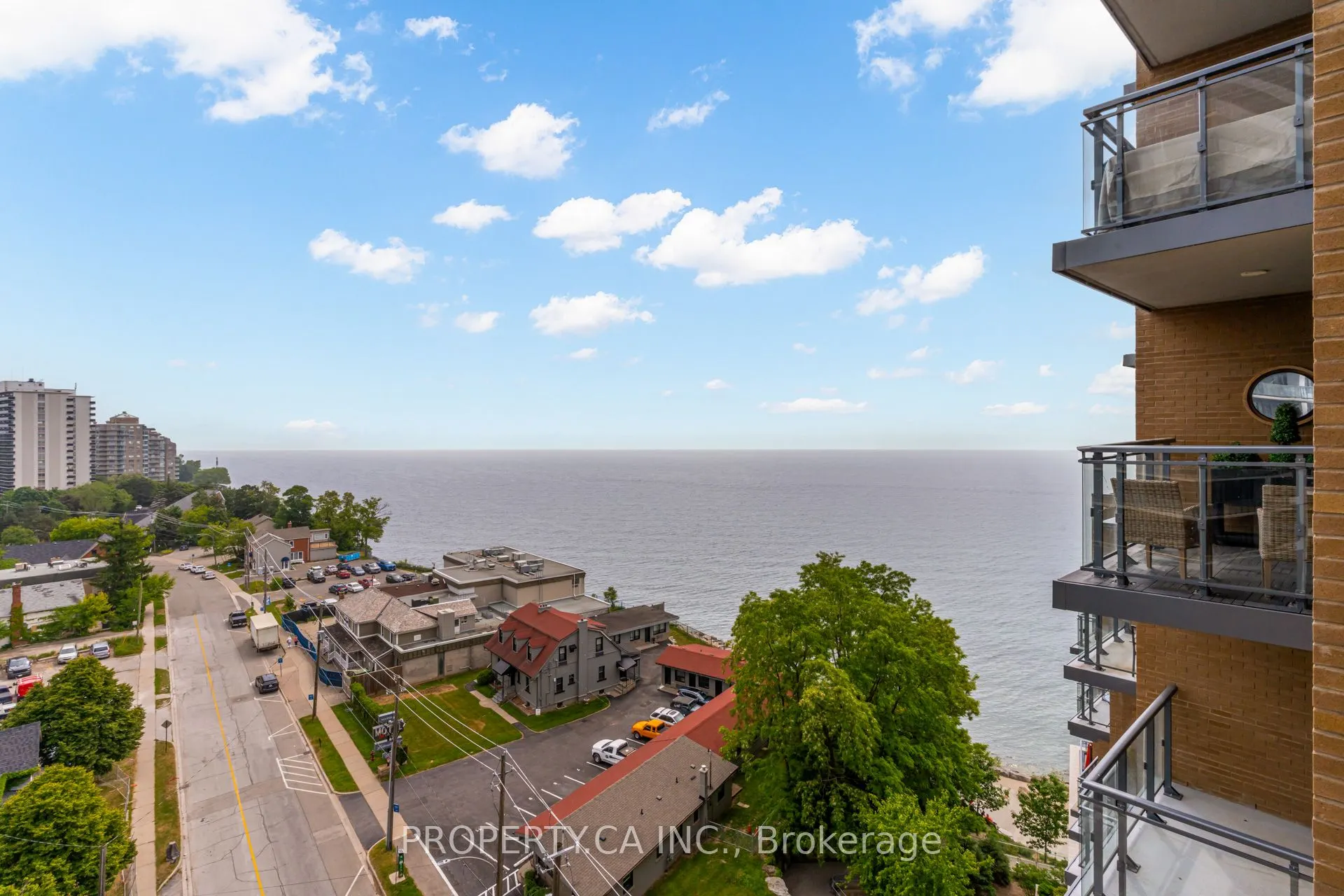 2060 Lakeshore Road, #902