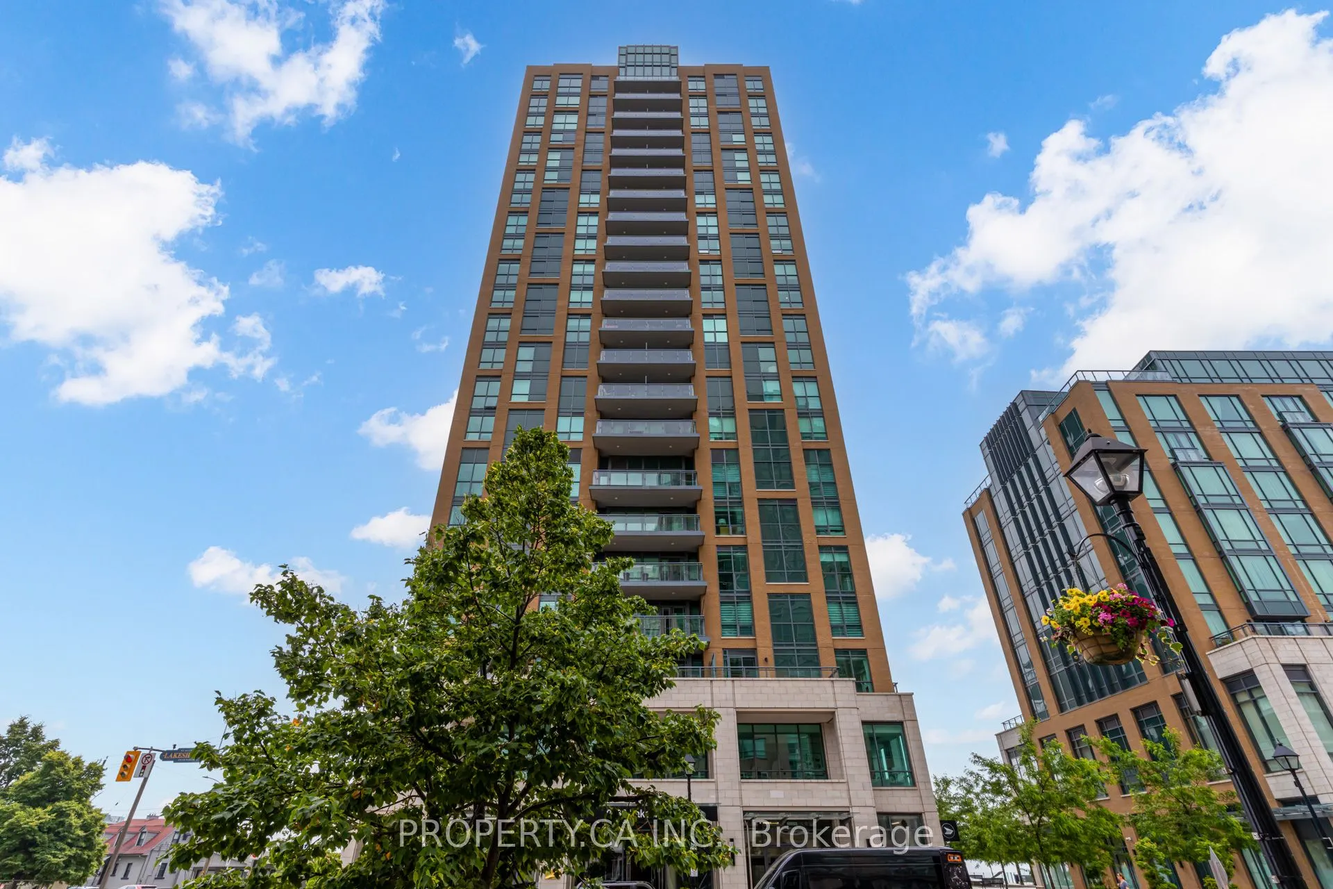 2060 Lakeshore Road, #902