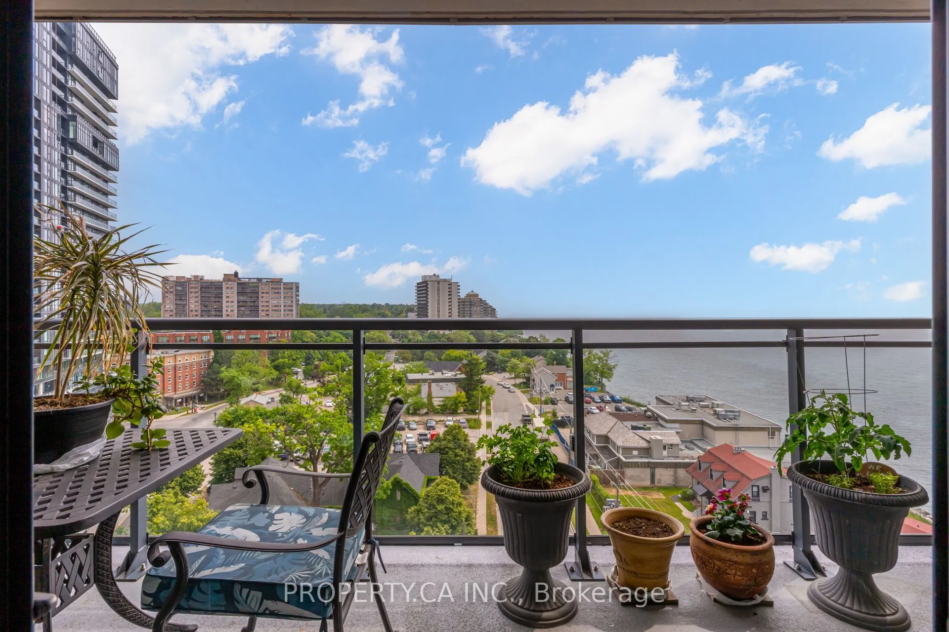 2060 Lakeshore Road, #902