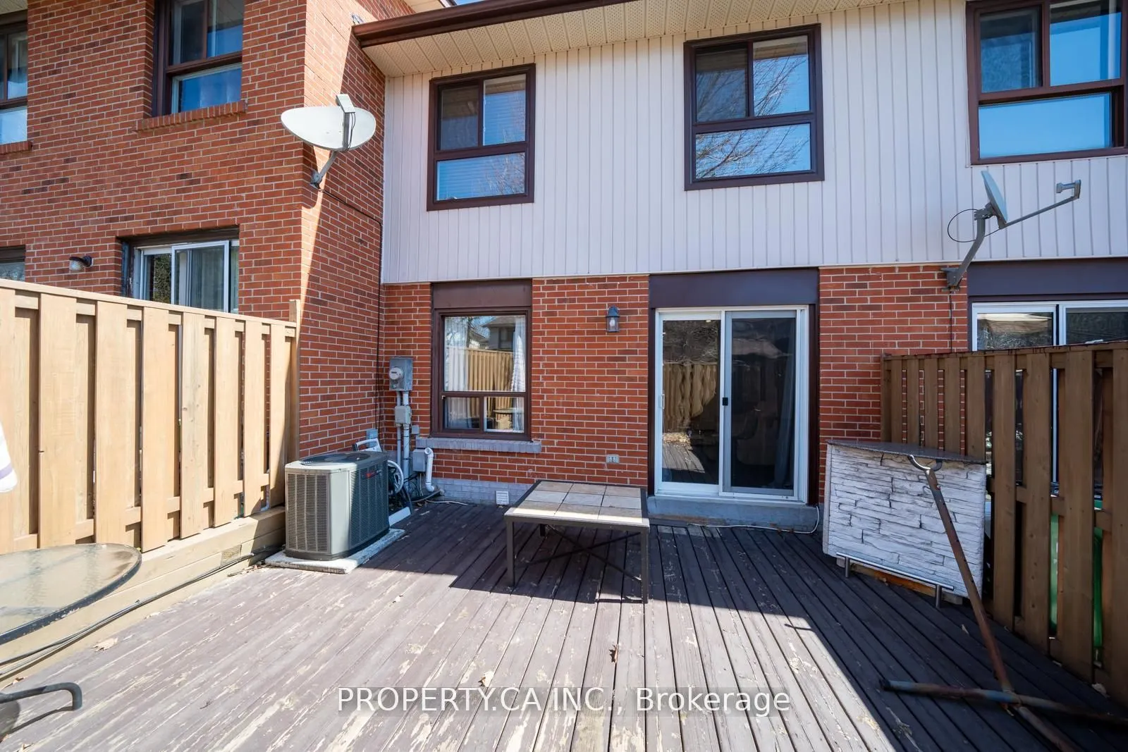 64 Dawson Crescent, #64