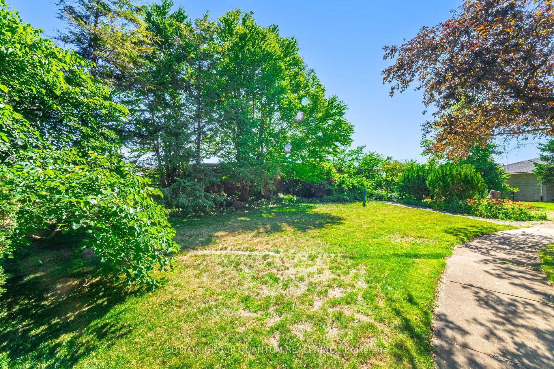 1390 Captain Court