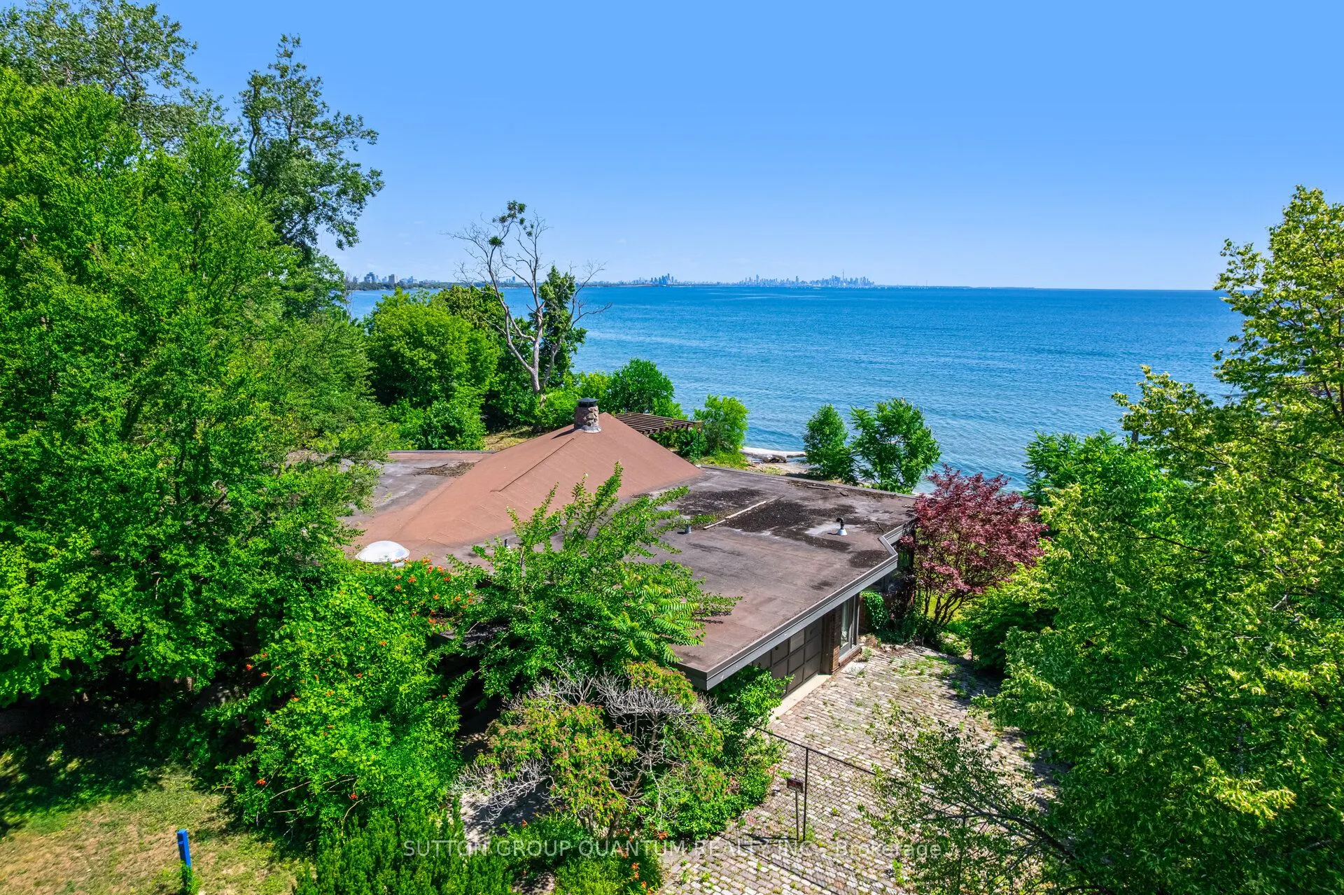 1390 Captain Court