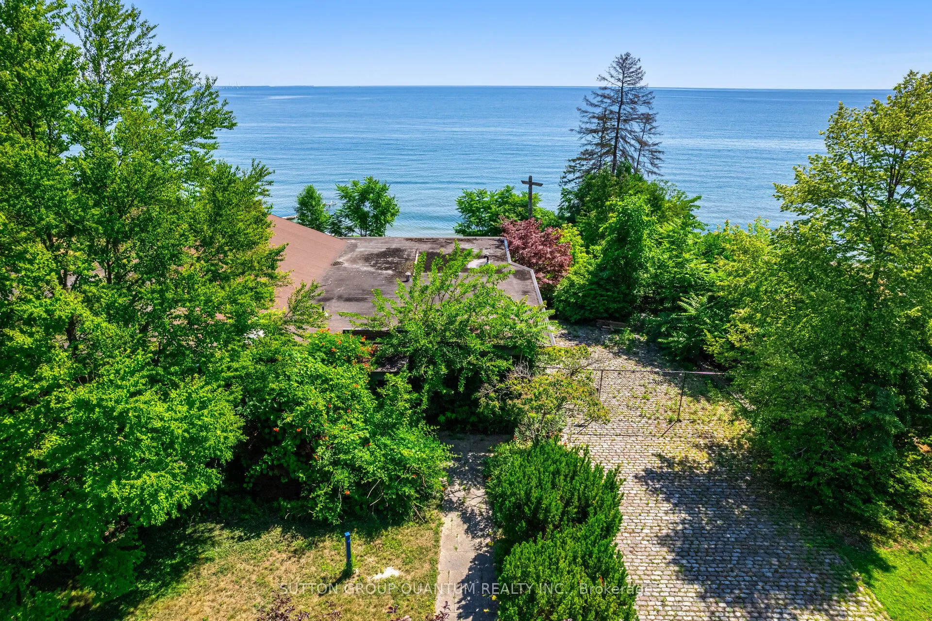 1390 Captain Court