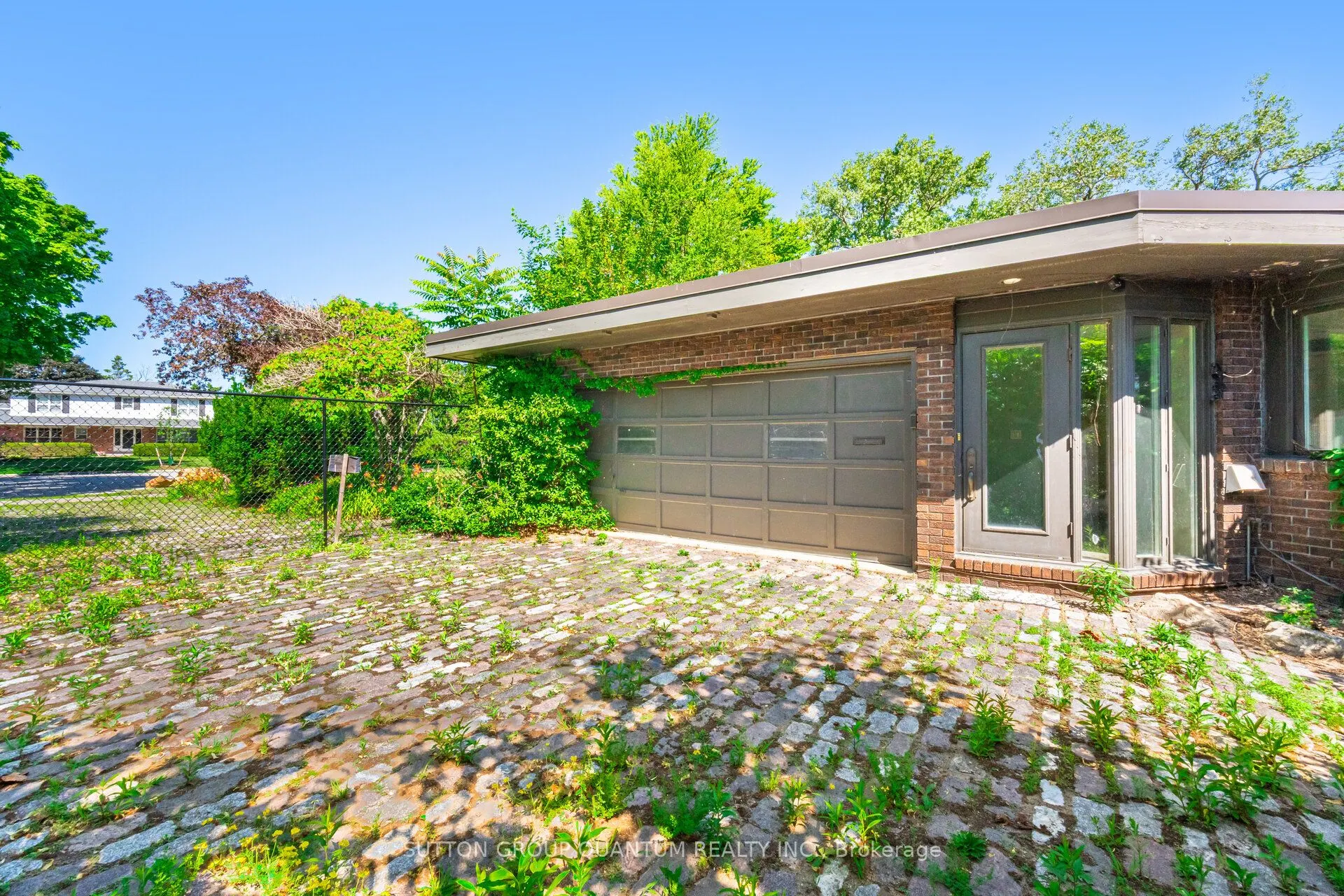 1390 Captain Court