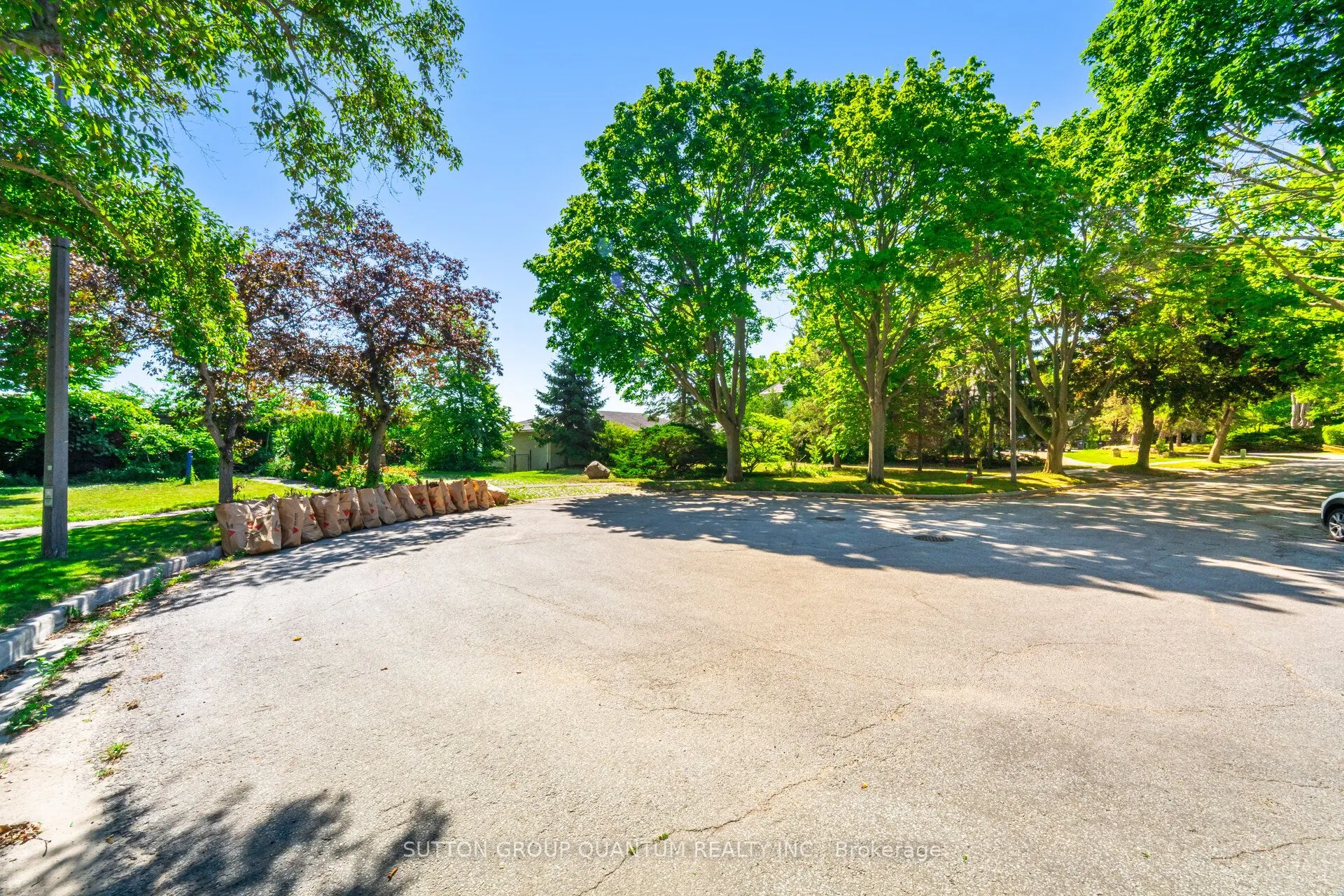1390 Captain Court