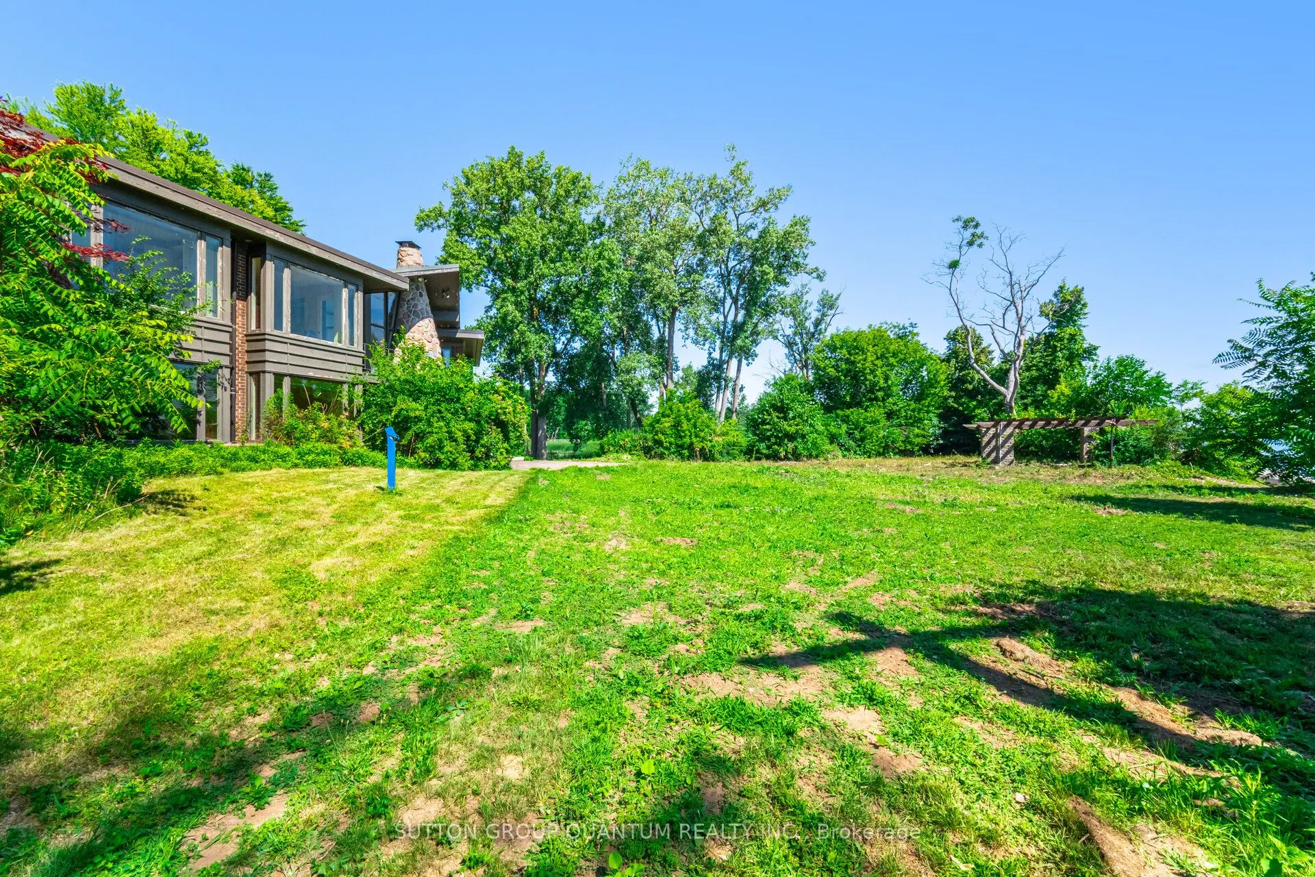 1390 Captain Court