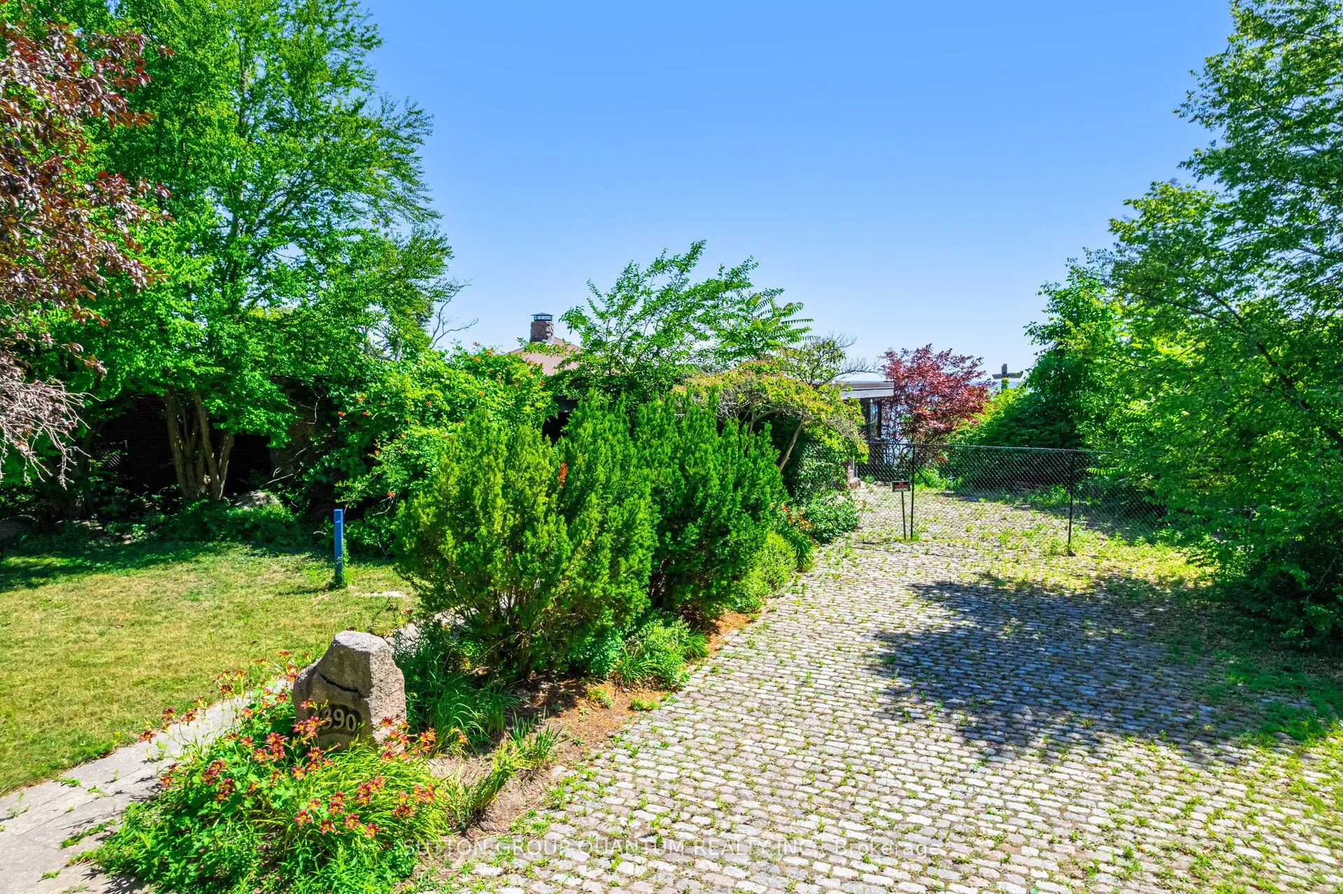 1390 Captain Court