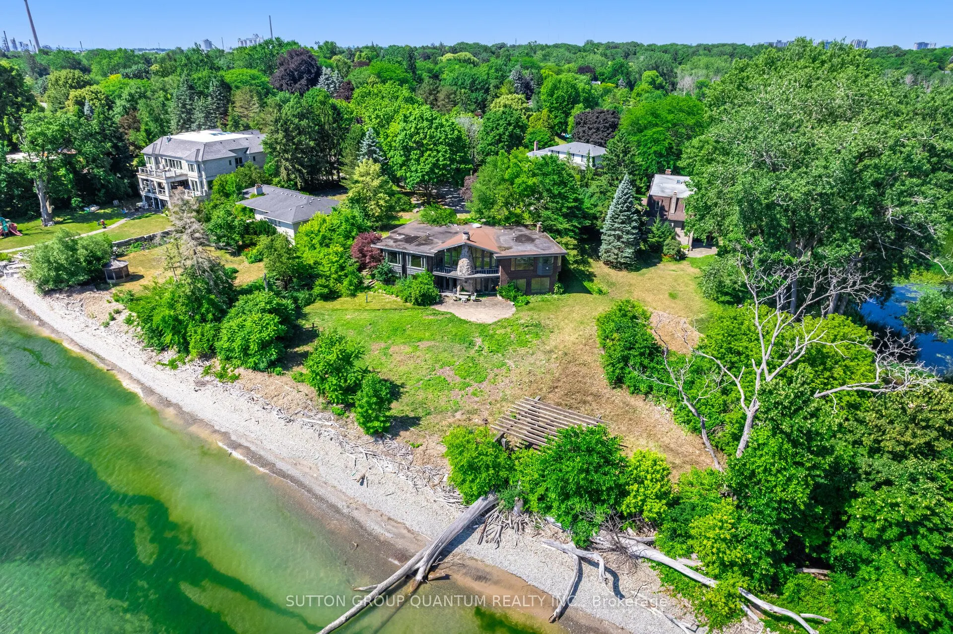1390 Captain Court