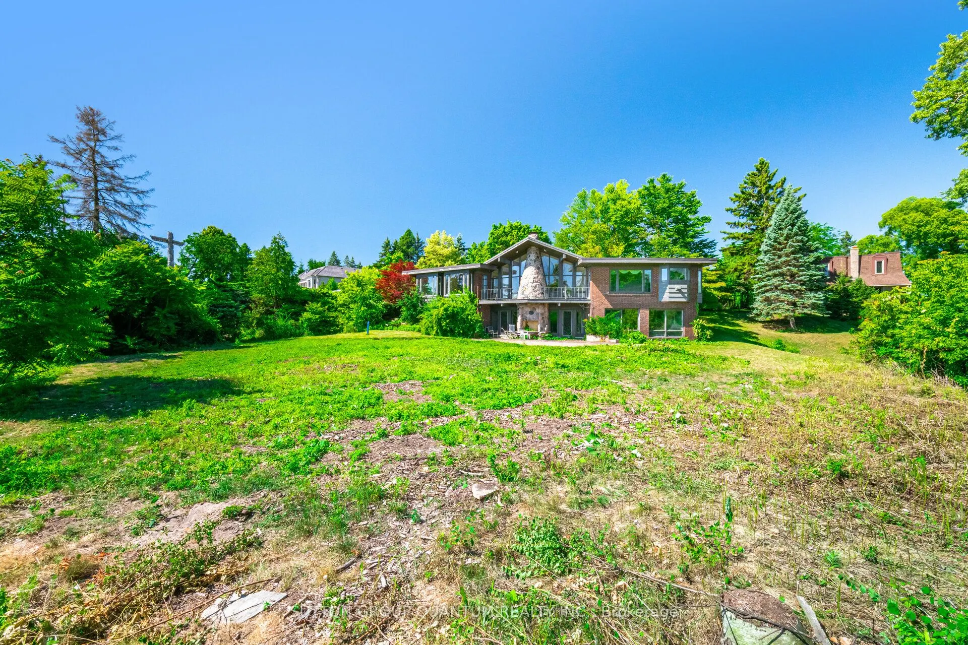 1390 Captain Court