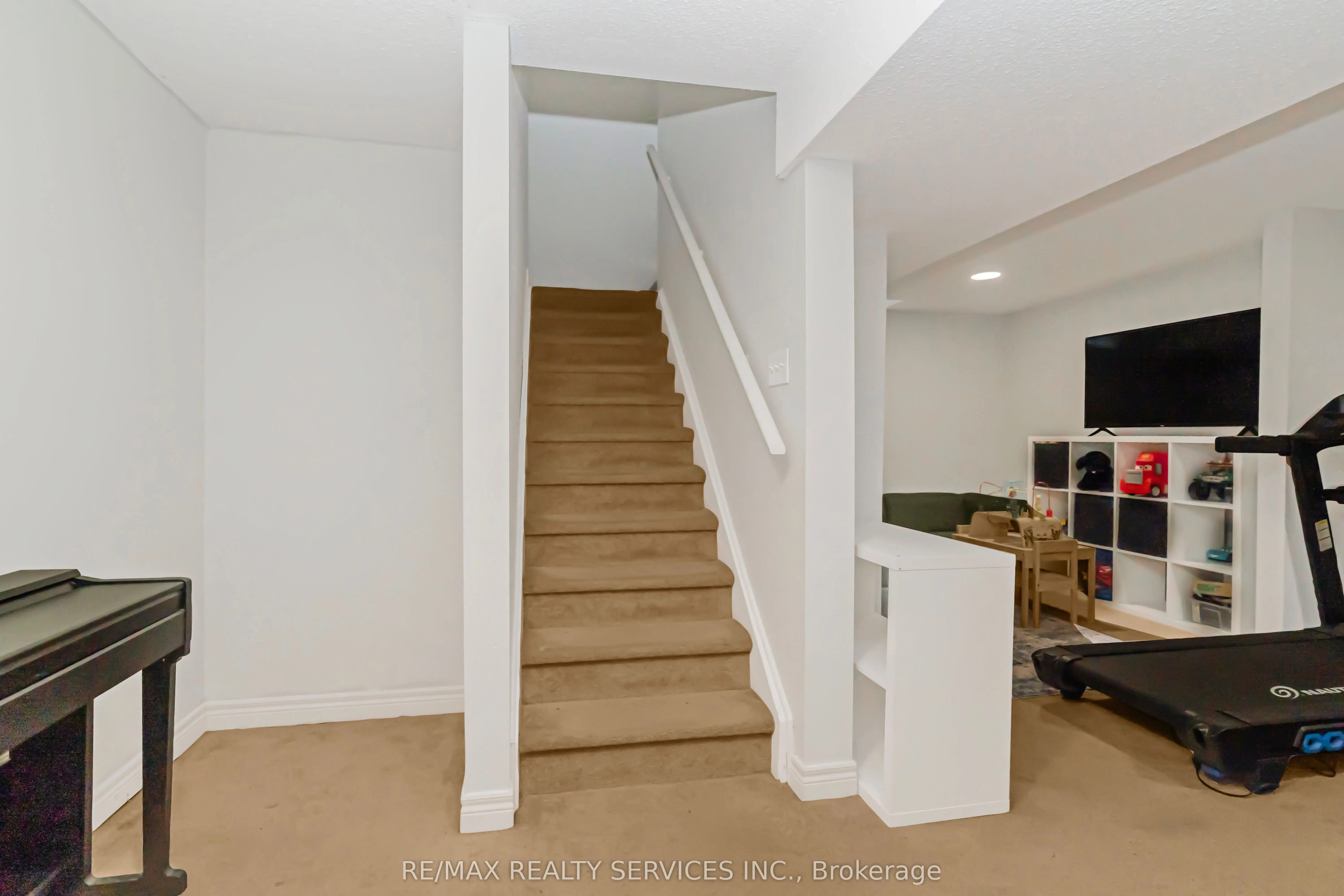 46 Oakmeadow Drive