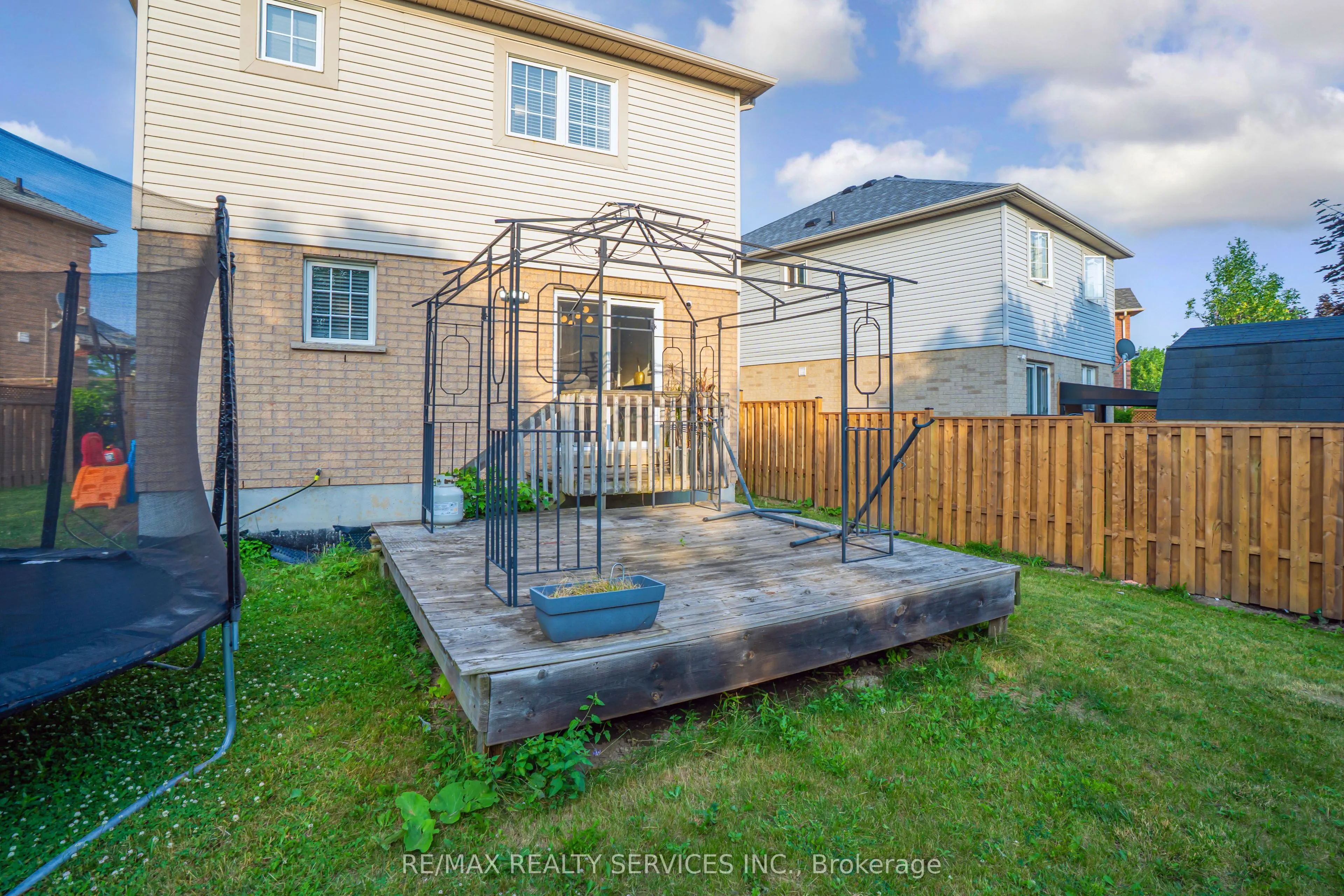 46 Oakmeadow Drive
