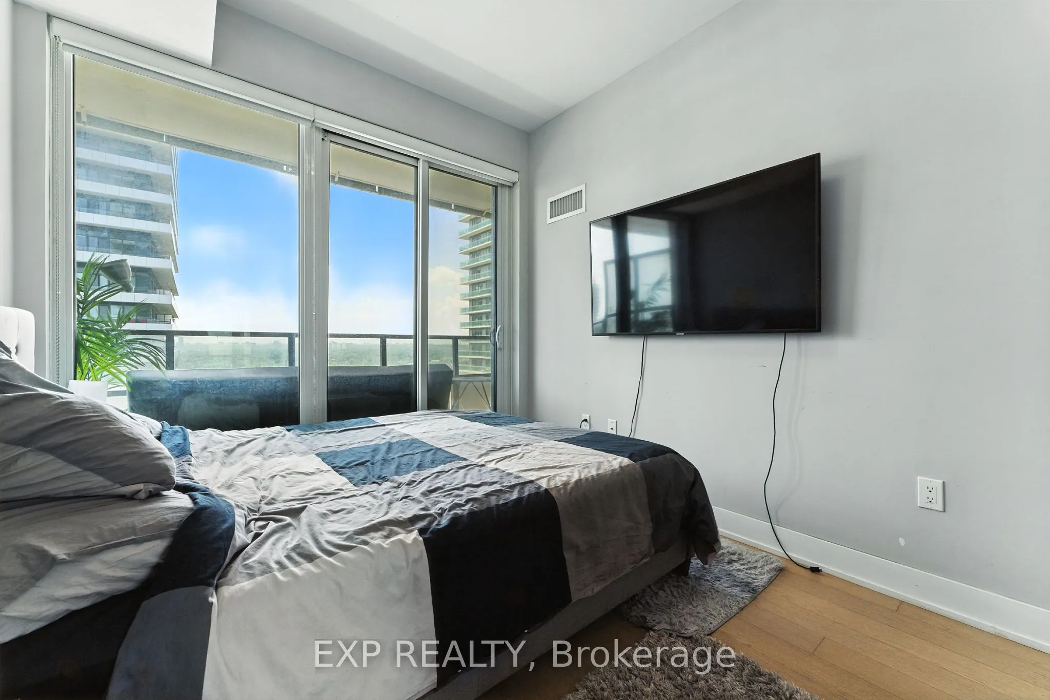 20 Shore Breeze Drive, #3003