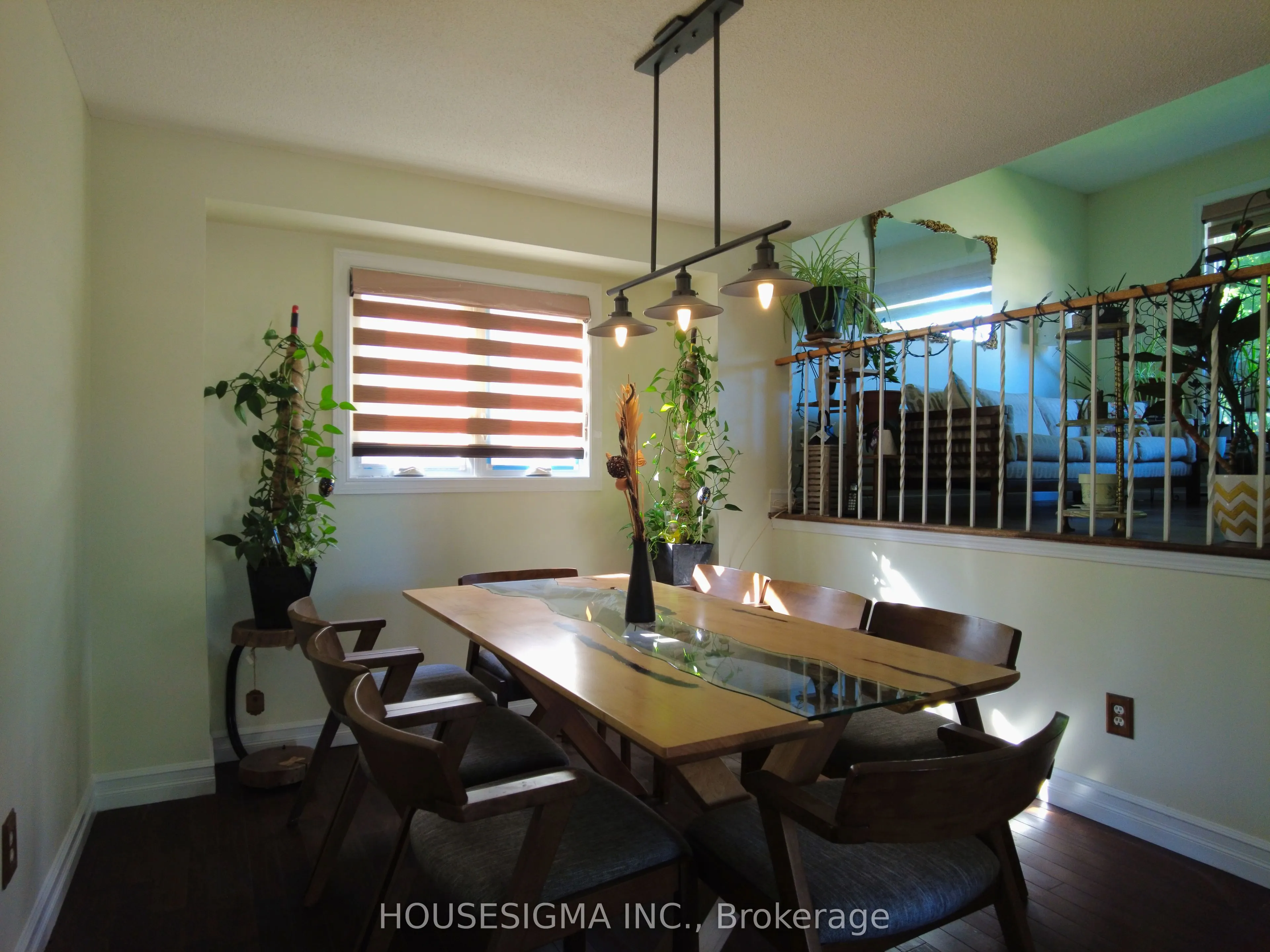 7059 Cordingley Crescent